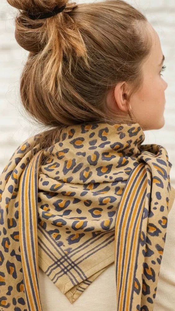 ECHARPE IMPRIMEE EN COTON LEOPARD BELLEMME #color_camel