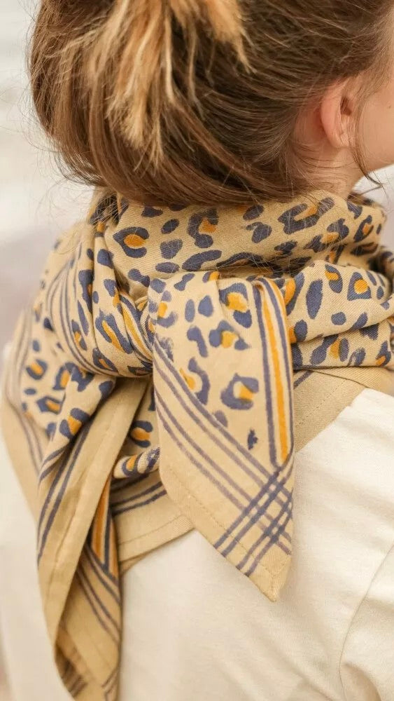 ECHARPE IMPRIMEE EN COTON LEOPARD BELLEMME #color_camel