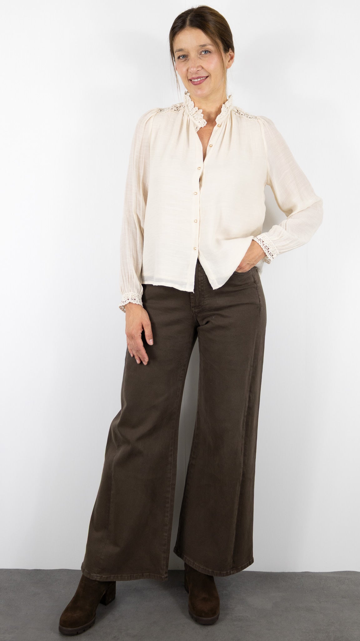 BLOUSE VOLANTEE FLUIDE EN DENTELLE IT HIPPIE M869/329#COLOR_ECRU