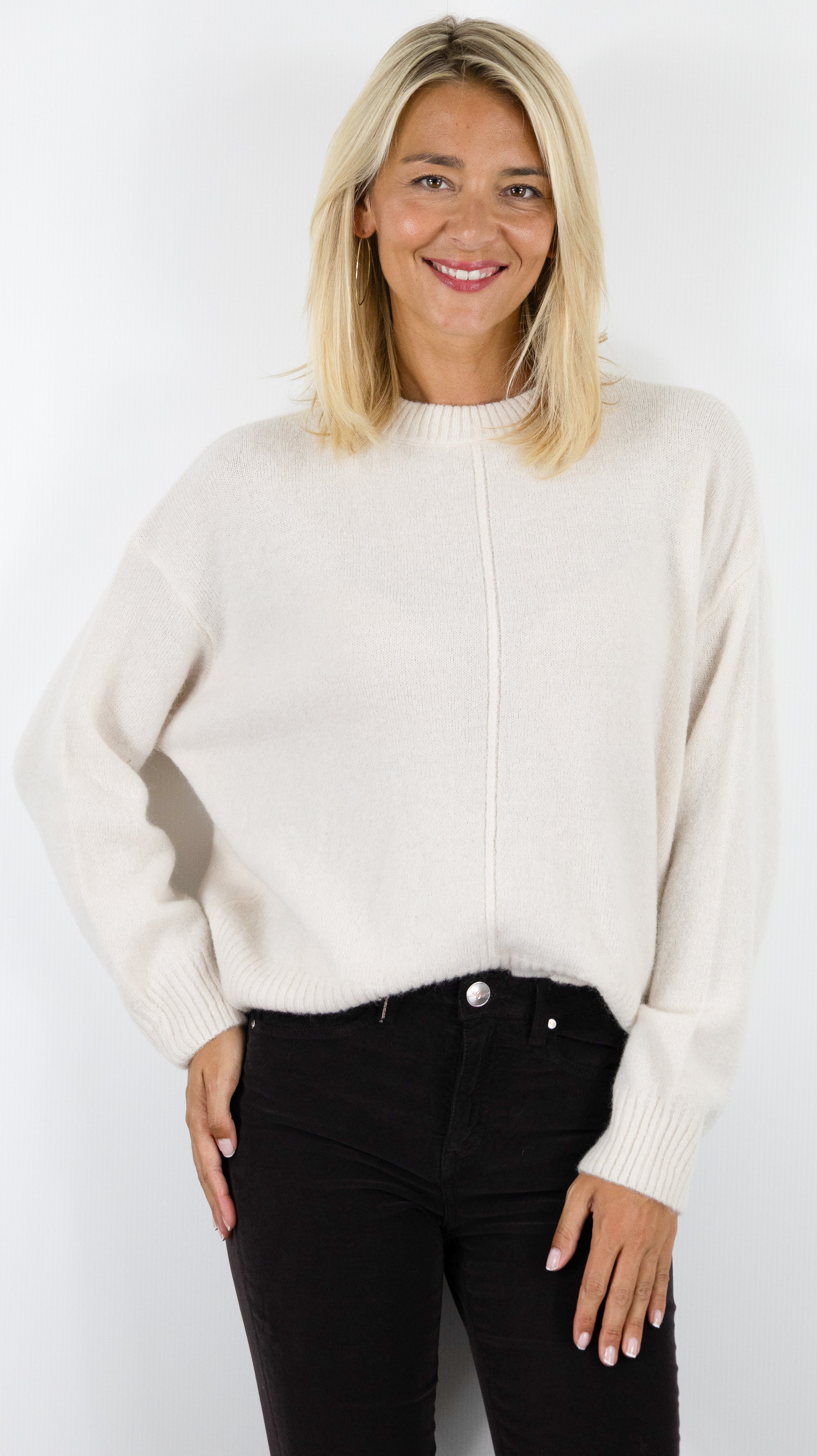 PULL COL ROND AMPLE EN ALPAGA POUR FEMME STUDIO PARISIEN 25570#COLOR_ECRU