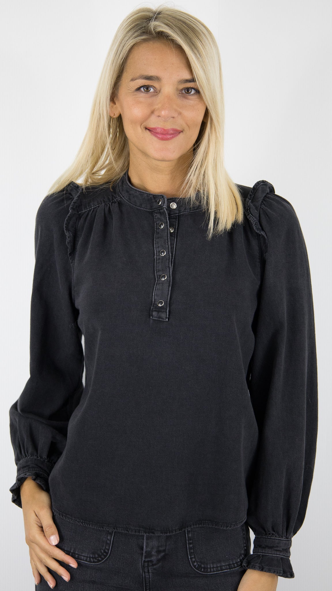 CHEMISE EN JENANS AVEC COL MONTANT VOLANTE BLACKSTONE FEMME BA&SH MIO