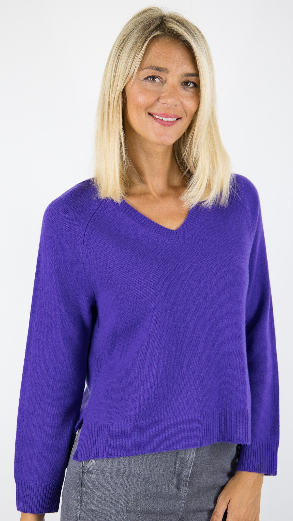 PULL V DROIT FEMME EN LAINE MAUD ET SACHA MJF027W #COLOR_24121/PURPLE VIOLET