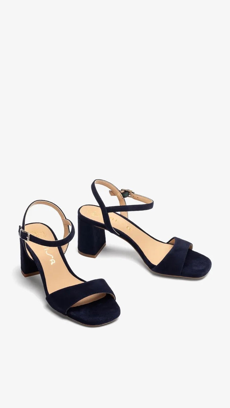 SANDALES BOUTS CARRES EN VELOURS OCEAN MARINE UNISA MORATY 26 KS