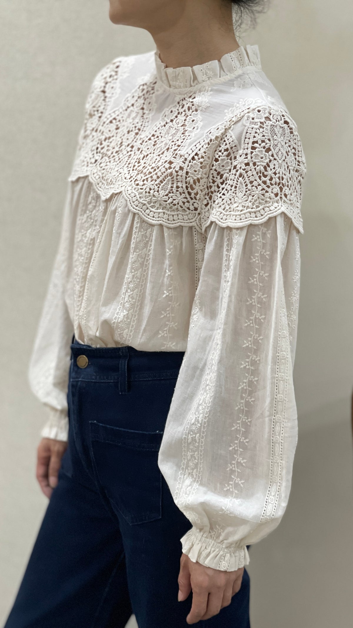 BLOUSE DENTELLE BRODEE ECRUE POUR FEMME IT HIPPIE M699-44