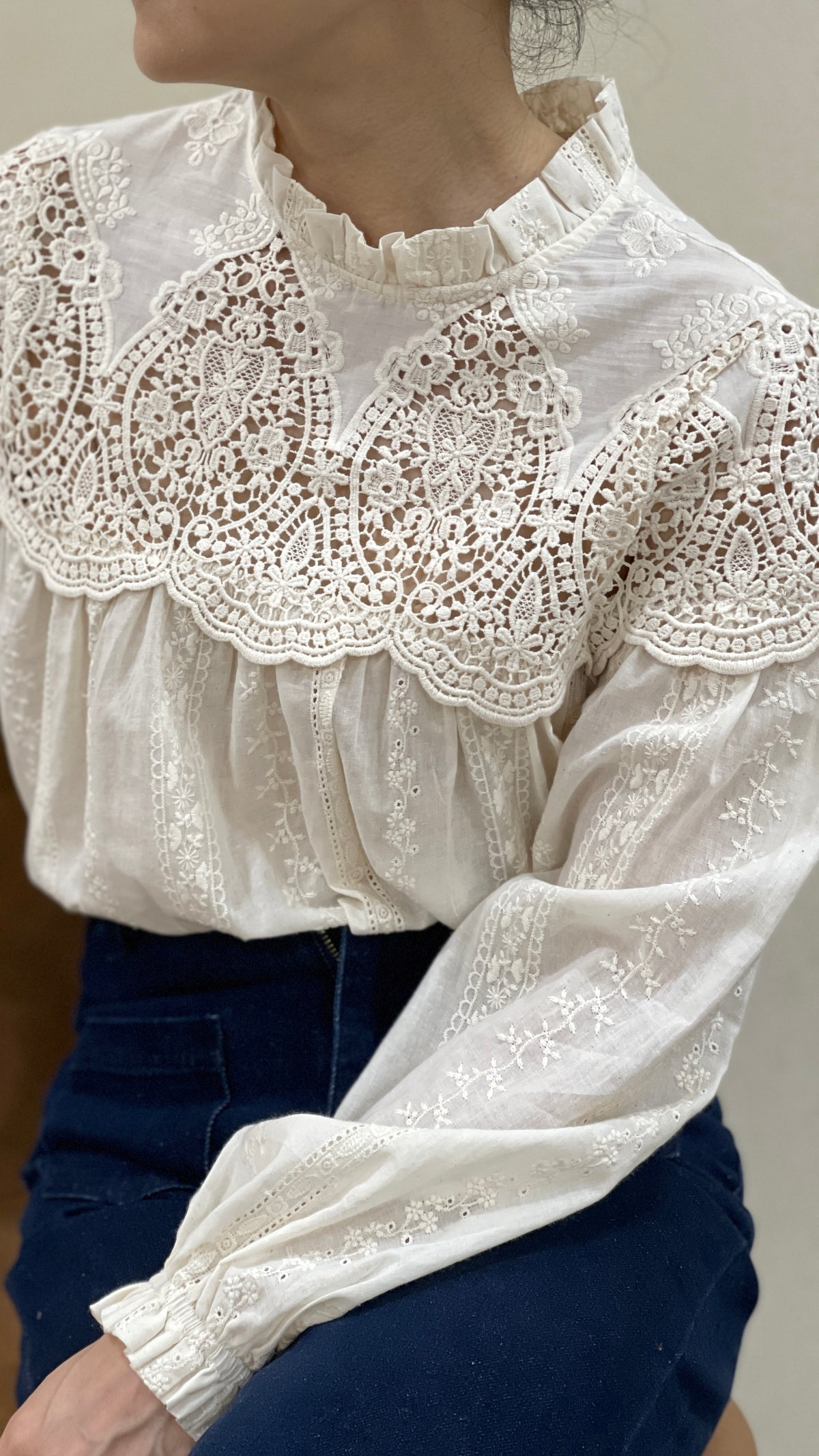 BLOUSE DENTELLE BRODEE ECRUE POUR FEMME IT HIPPIE M699-44