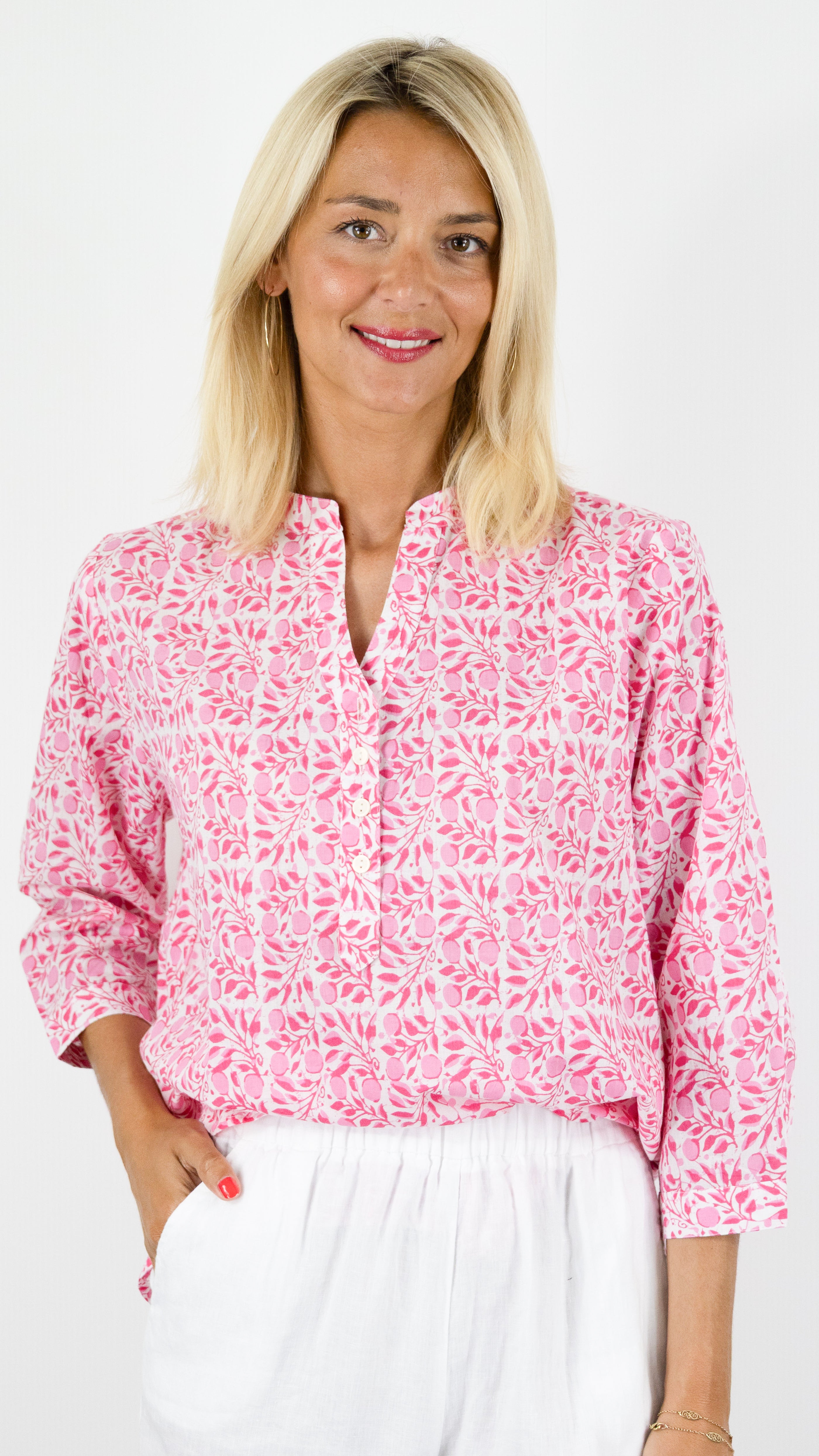BLOUSE IMPRIMEE EN COTON POUR FEMME ROSE COL TUNISIEN TERRE ROUGE LA40 GOJI ROSE
