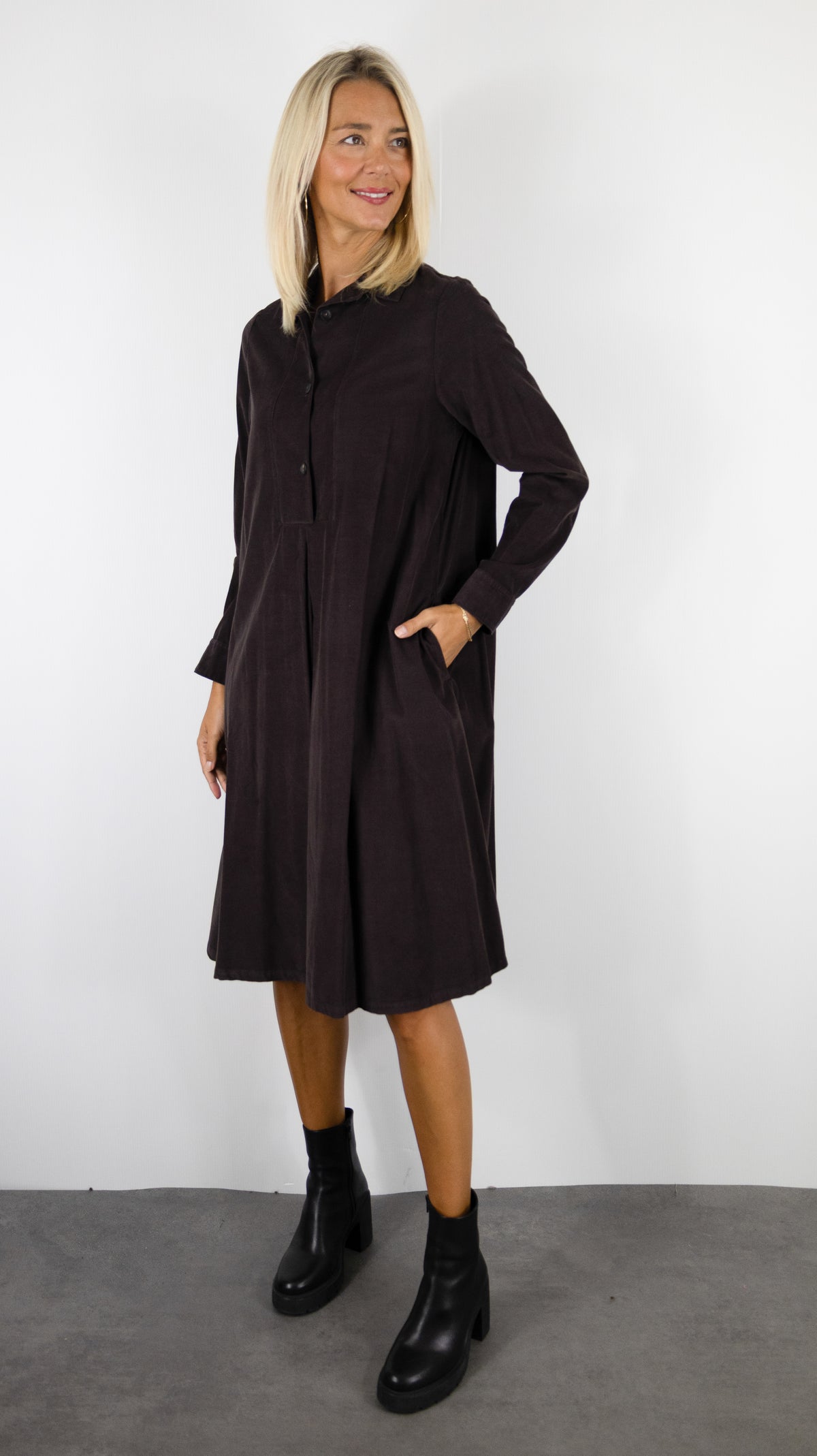 ROBE CHEMISE EVASEE EN VELOURS COTELE ROSSO 35 N1952V/2202#COLOR_748/CHOCO