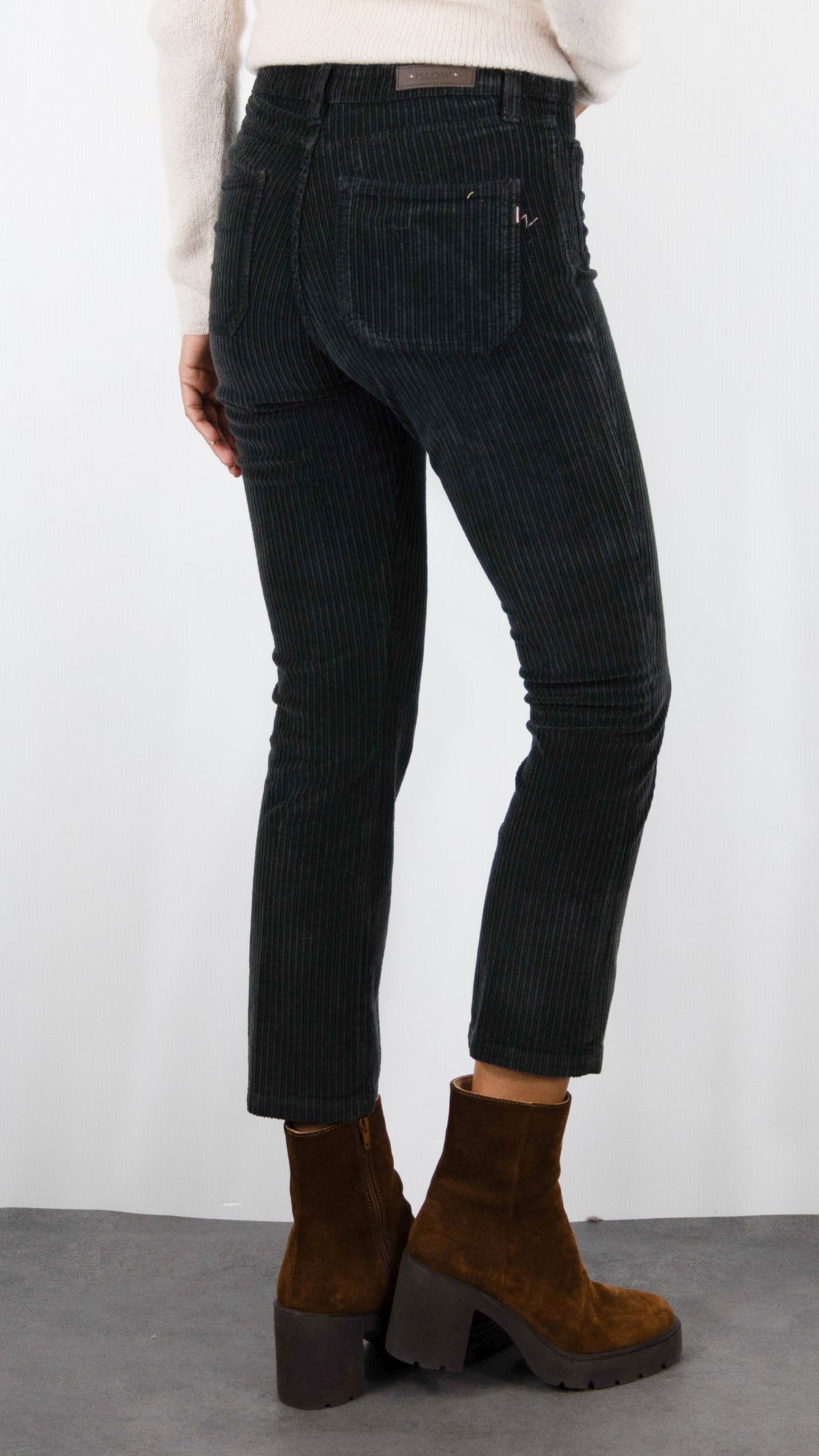 PANTALON TROMPETTE 7/8 EN VELOURS POUR FEMME ISLOW OLIVIA BIG CORD#COLOR_COMMANDO/KAKI