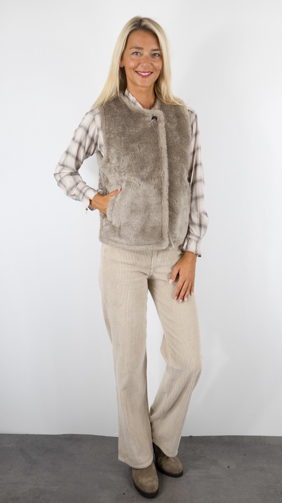 VESTE SANS MANCHES EN FAUSSE FOURRURE POUR FEMME HARTFORD VELMA#COLOR_03/TAUPE