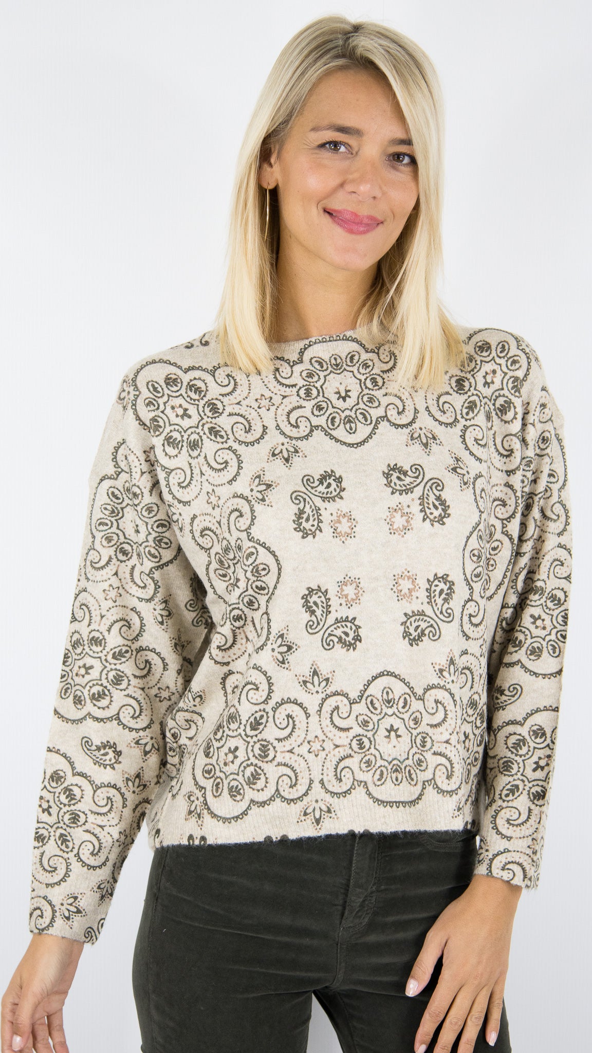 PULL DROIT MOSAIQUE TAUPE FEMME IN APRIL 1986