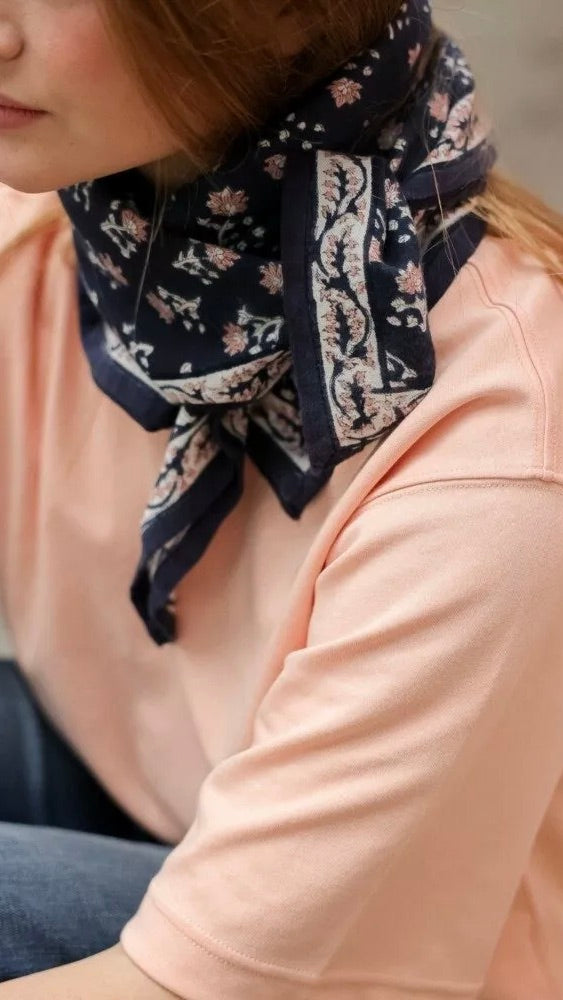 ECHARPE IMPRIMEE EN COTON PUNAM BELLEMME MYRTILLE