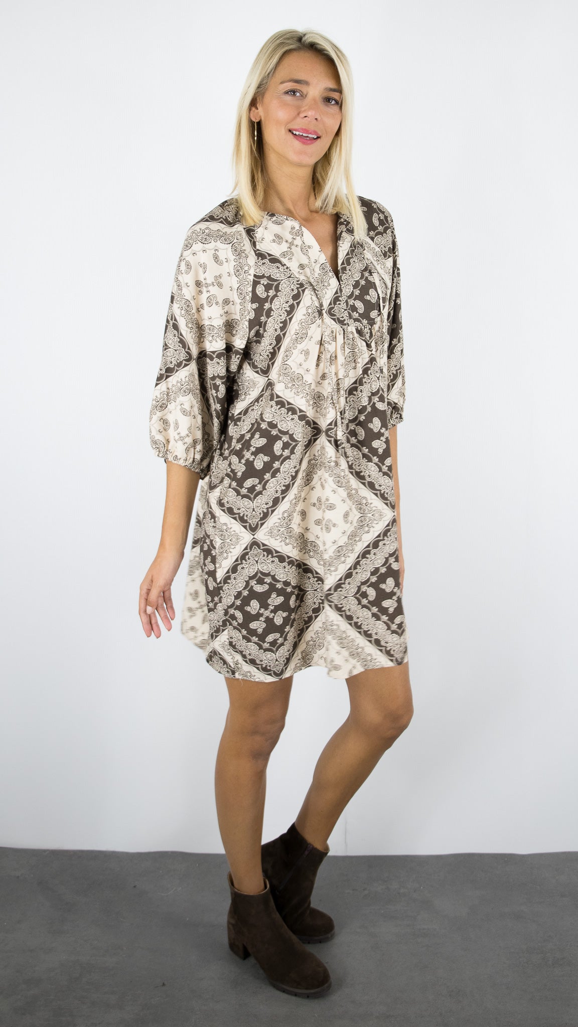 ROBE FLUIDE IMPRIME CACHEMIRE MARRON IN APRIL 1986 R5987