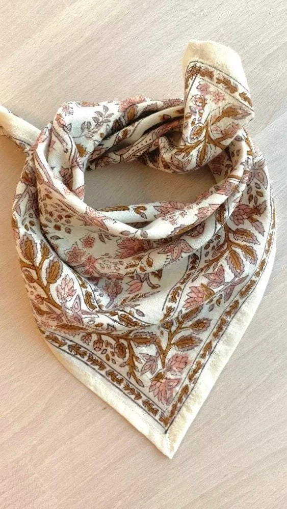 FOULARD IMPRIME FLORAL POUDRE 100% COTON BELLEMME RHAPSODY PETIT FORMAT