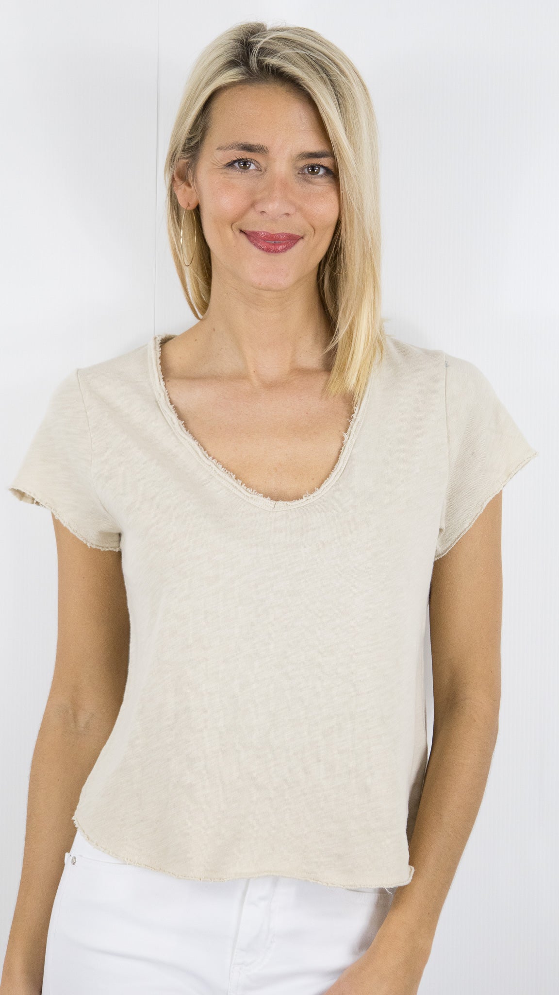 TEE-SHIRT MANCHES COURTES COL V EN COTON AMERICAN VINTAGE SONOMA#COLOR_MASTIC