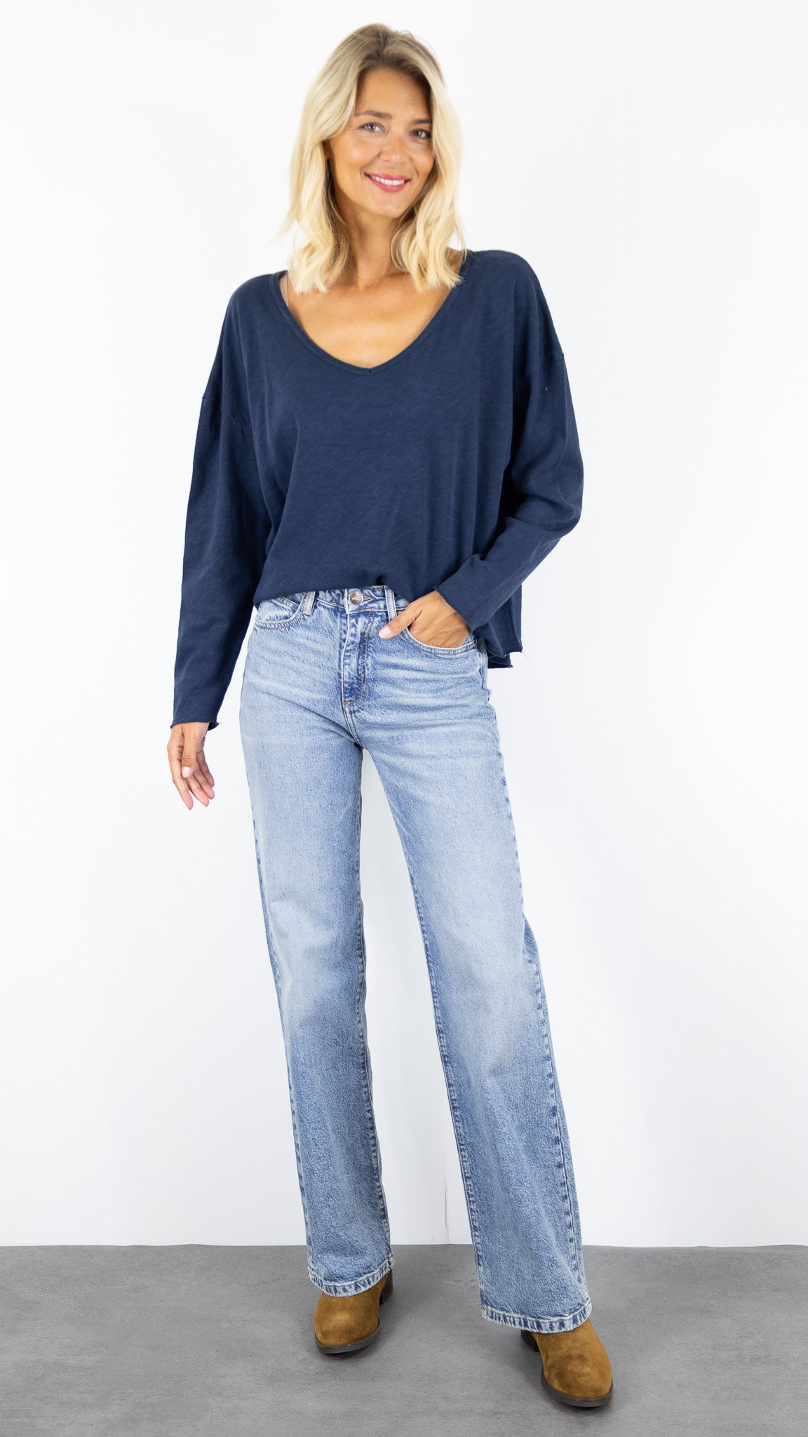 TEE-SHIRT AMPLE EN COTON COL V AMERICAN VINTAGE SONOMA#COLOR_MARINE