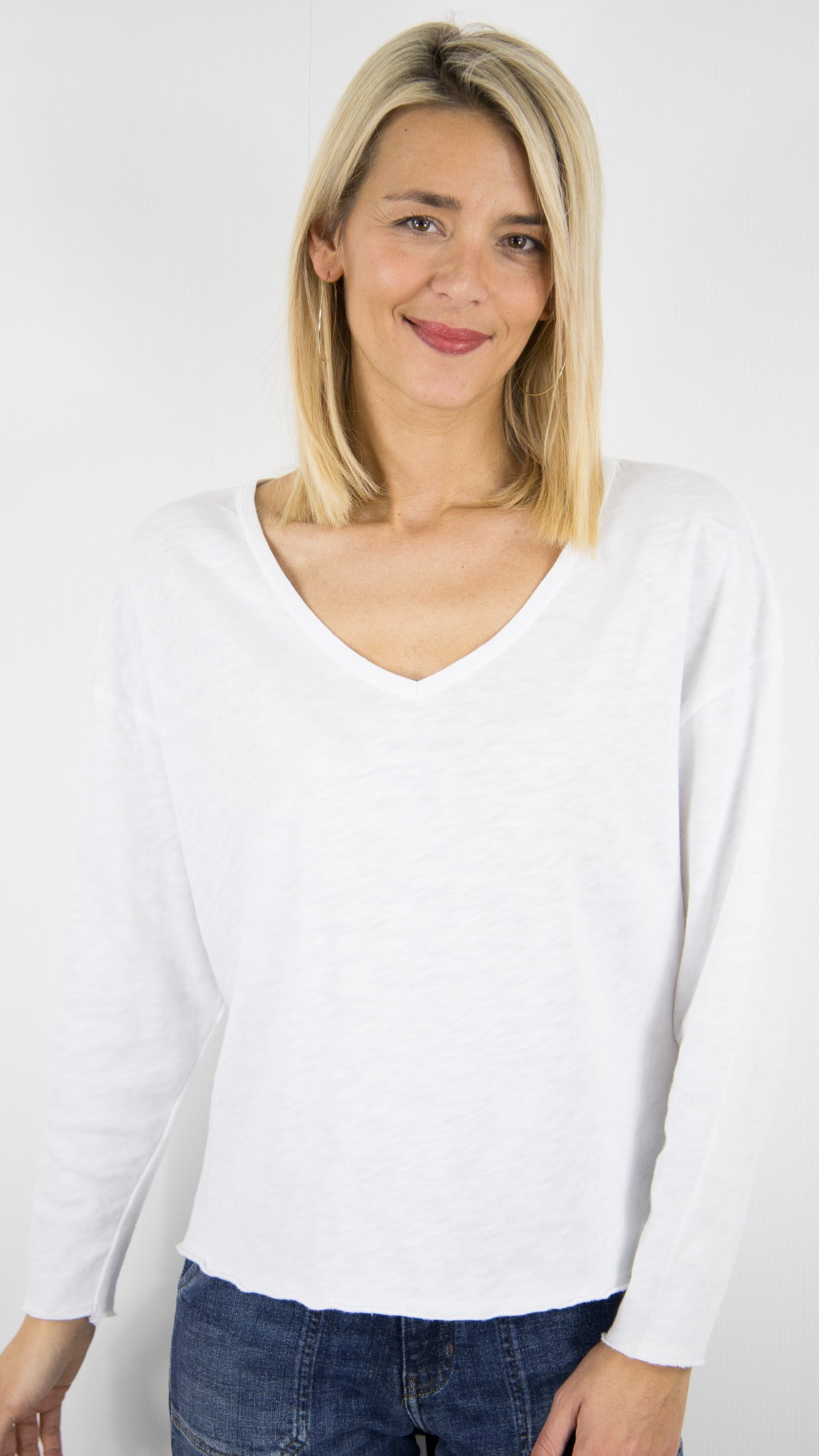 TEE-SHIRT V AMPLE POUR FEMME AMERICAN VINTAGE SONOMA#COLOR_BLANC