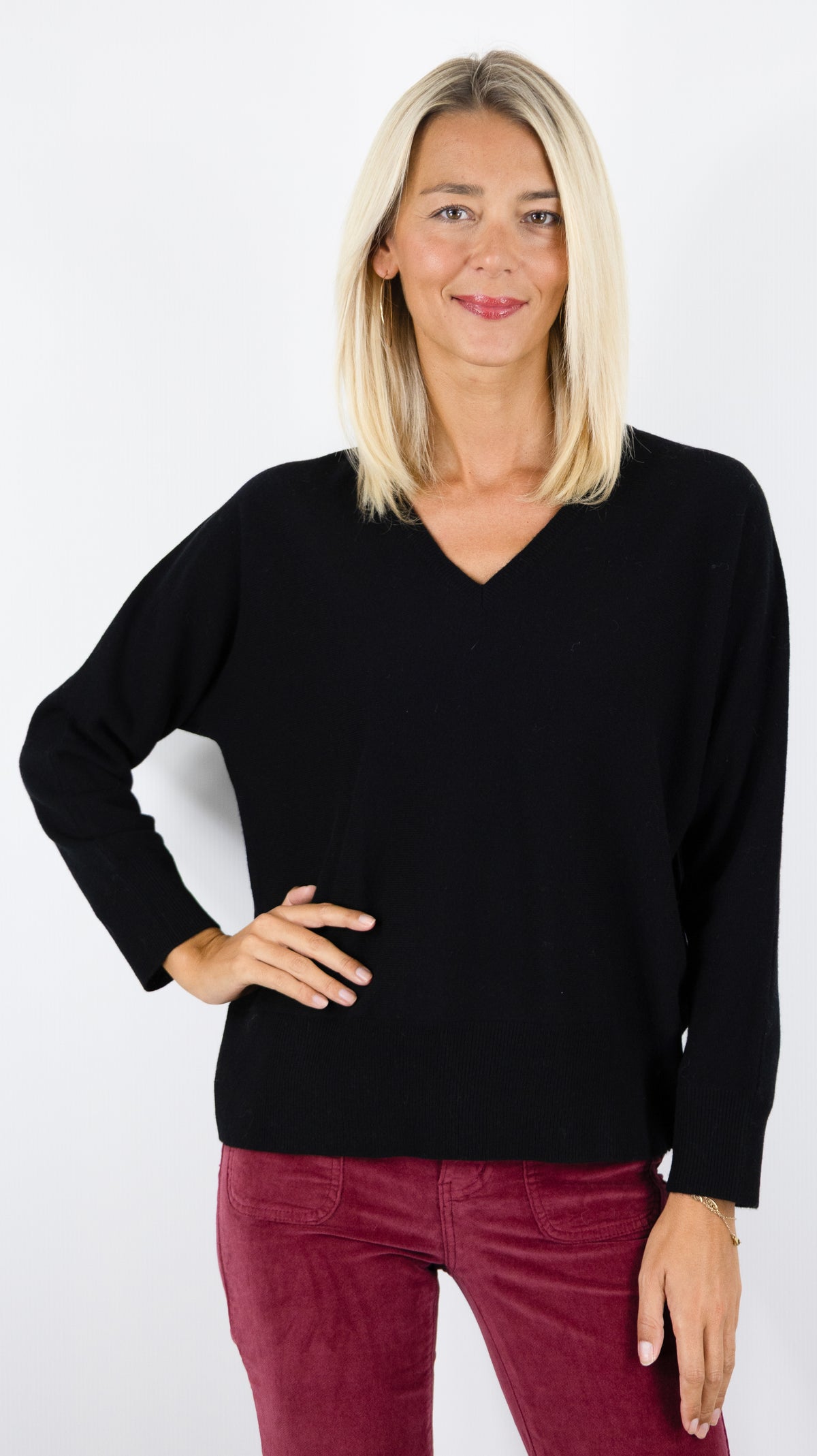 PULL COL V EN LAINE MERINOS POUR FEMME MAUD ET SACHA CK26M03M#COLOR_CW041/NOIR