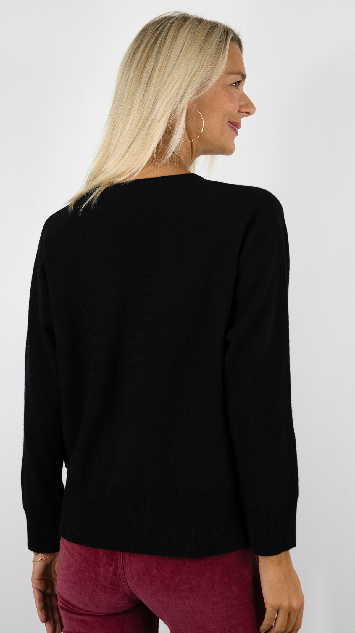 PULL COL V EN LAINE MERINOS POUR FEMME MAUD ET SACHA CK26M03M#COLOR_CW041/NOIR