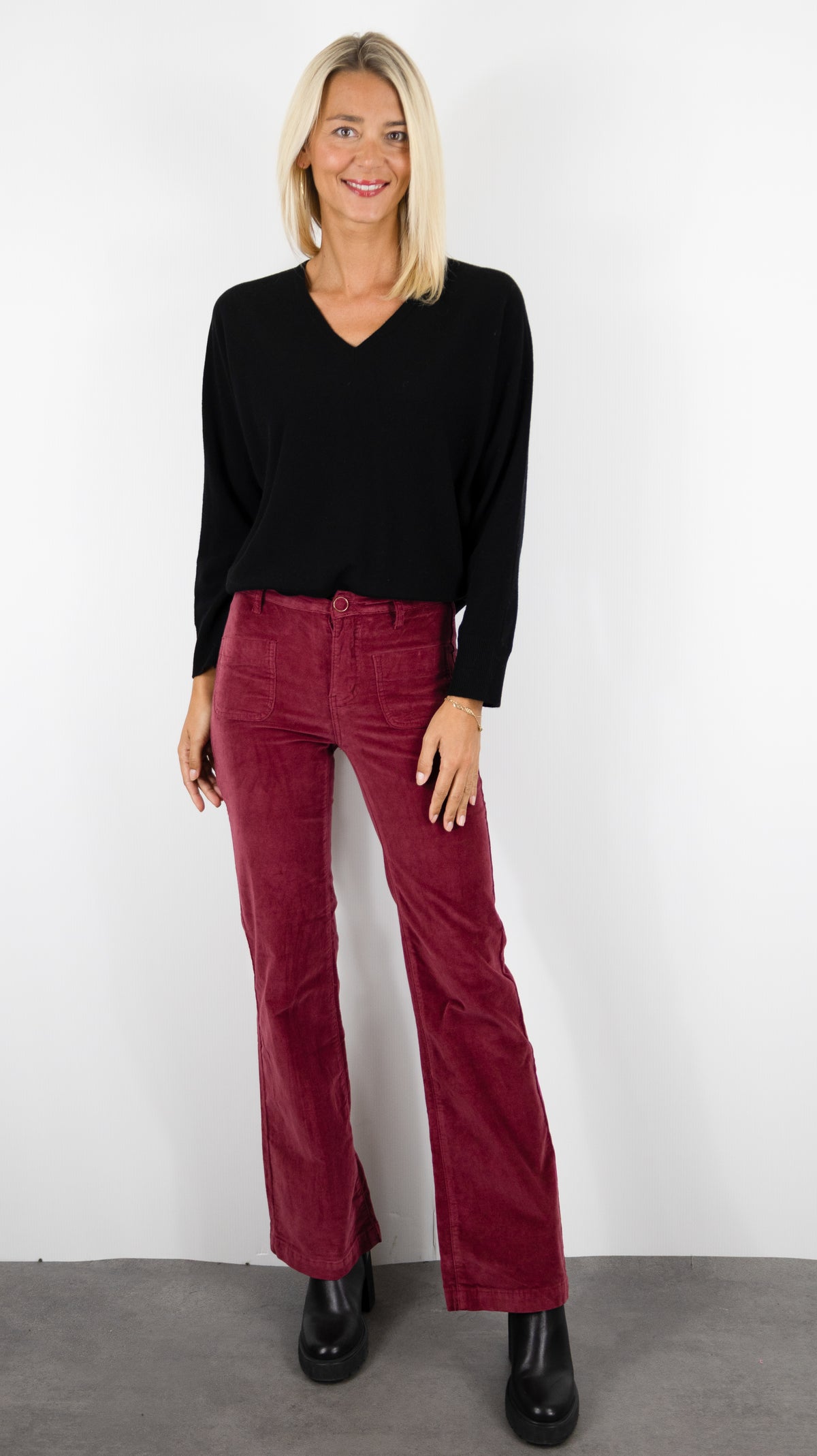 PULL COL V EN LAINE MERINOS POUR FEMME MAUD ET SACHA CK26M03M#COLOR_CW041/NOIR