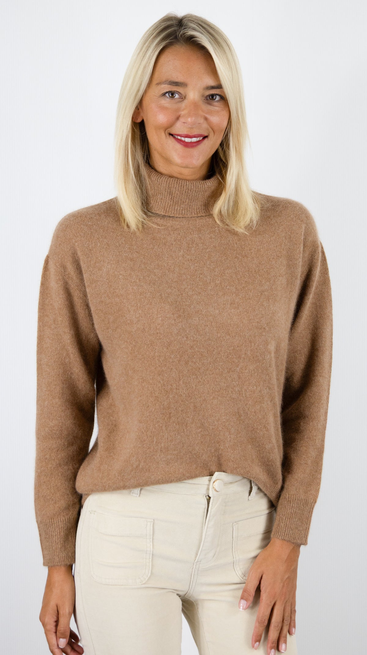 PULL COL ROULE EN CACHEMIRE CAMEL POUR FEMME MAJESTIC FPU836/K149