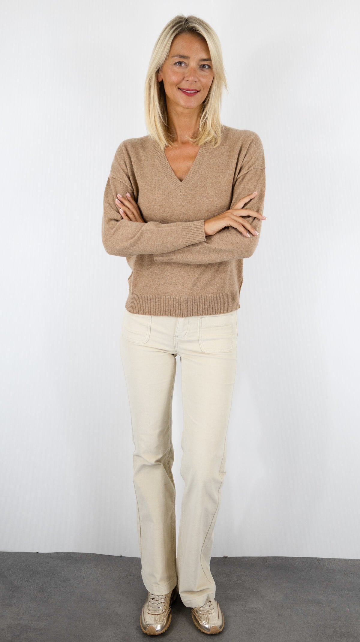 PULL COL V EN LAINE ET CACHEMIRE POUR FEMME CAMEL HARTFORD MINO