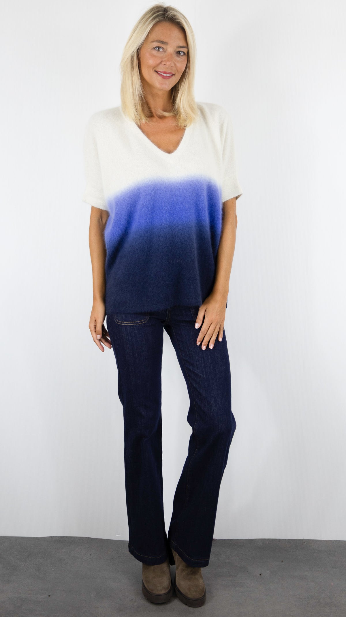 PULL COL V MANCHES COURTES EN RACOON BLEU TIE AND DYE POUR FEMME ESTHEME WES26A82R