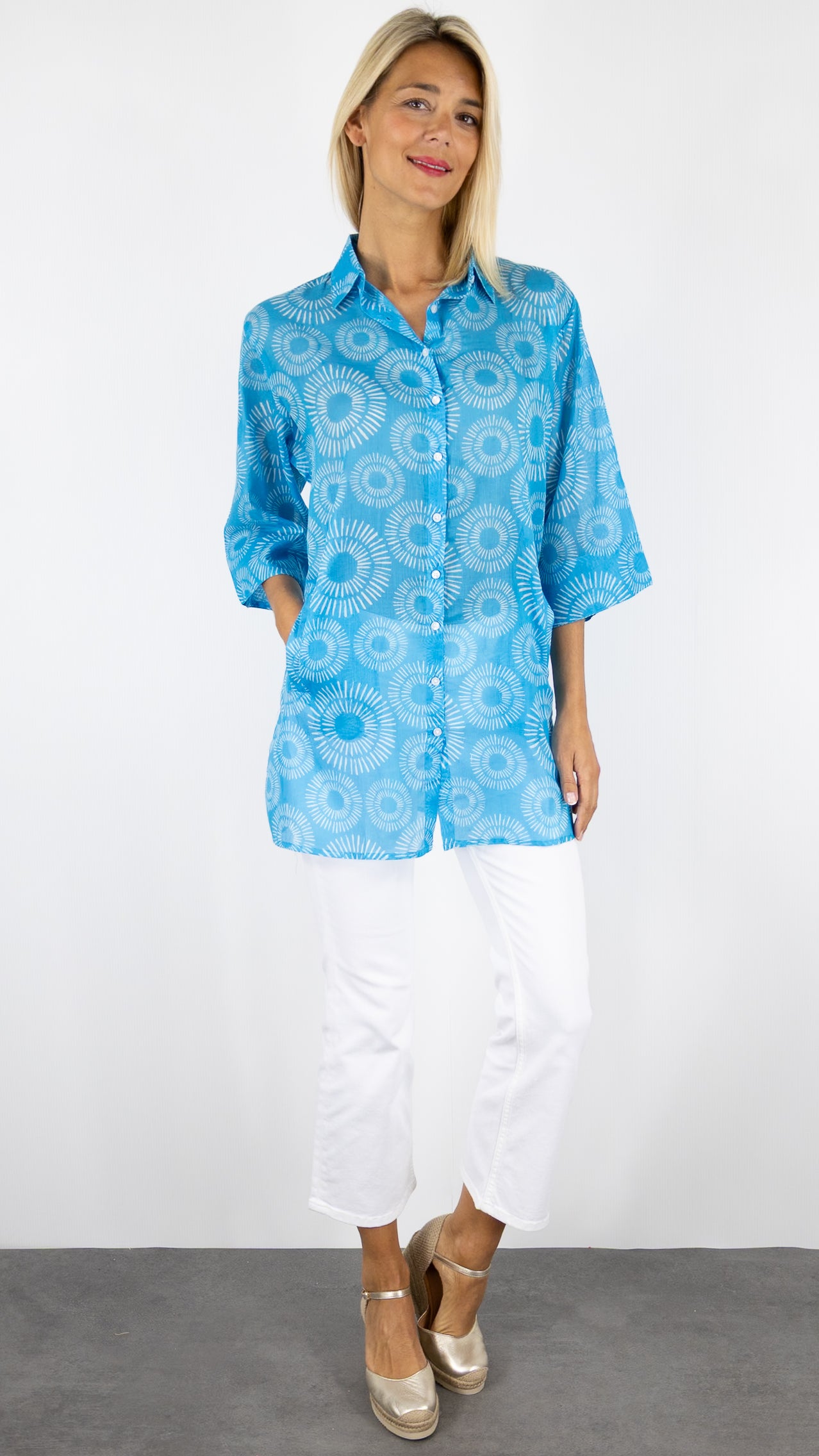 CHEMISE AMPLE TUNIQUE IMPRIMEE EN COTON TERRE ROUGE SXPRO2#COLOR_505J/SOLEIL BLEU