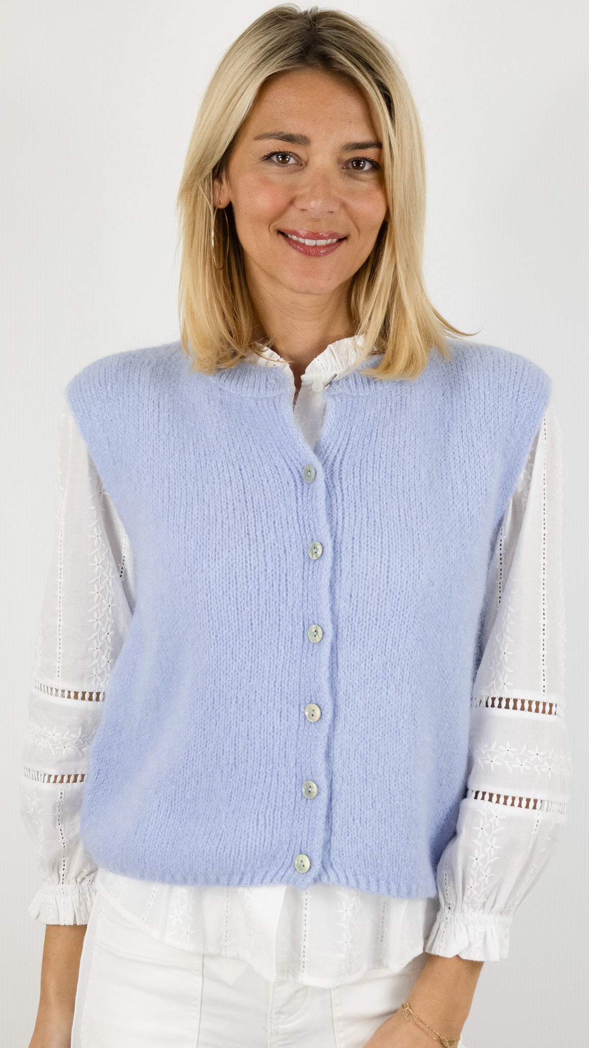 GILET SANS MANCHES BOUTONNE POUR FEMME NAIS 25069#COLOR_CIEL