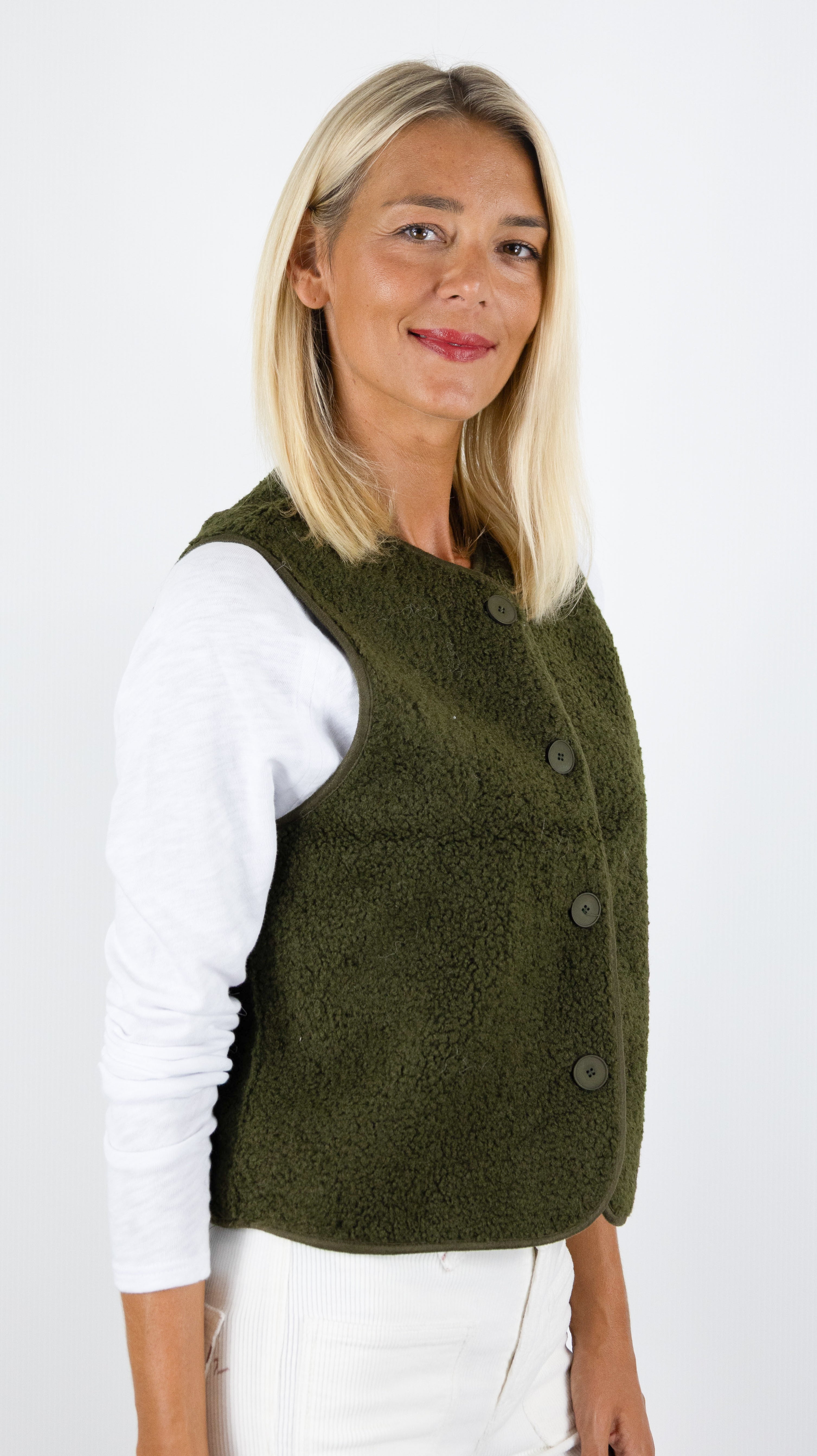 GILET SANS MANCHES MOUTON POUR FEMME IT HIPPIE K202-384#COLOR_KAKI