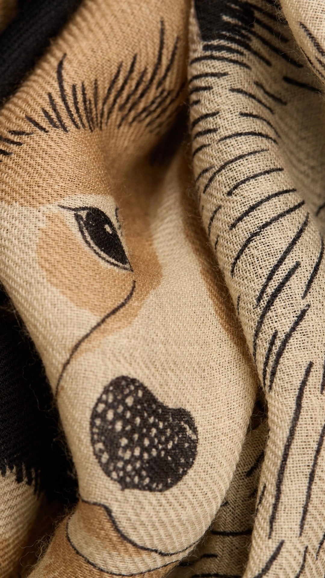 ECHARPE EN LAINE AVEC IMPRIME CHIENS INOUI EDITIONS TOUTOU#COLOR_NOIR