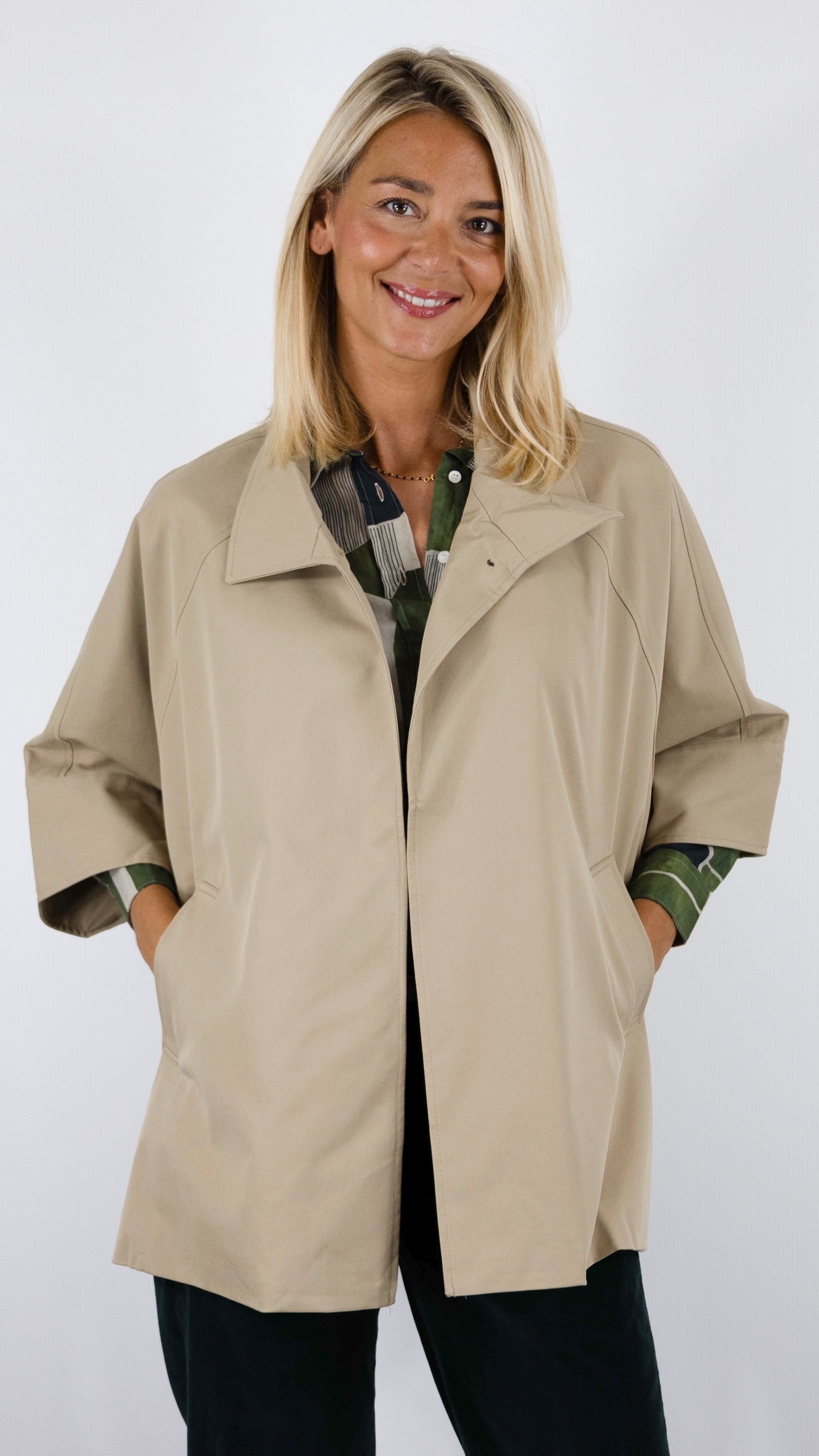 TRENCH AMPLE POUR FEMME ATTENTIF V26072#COLOR_CAMEL