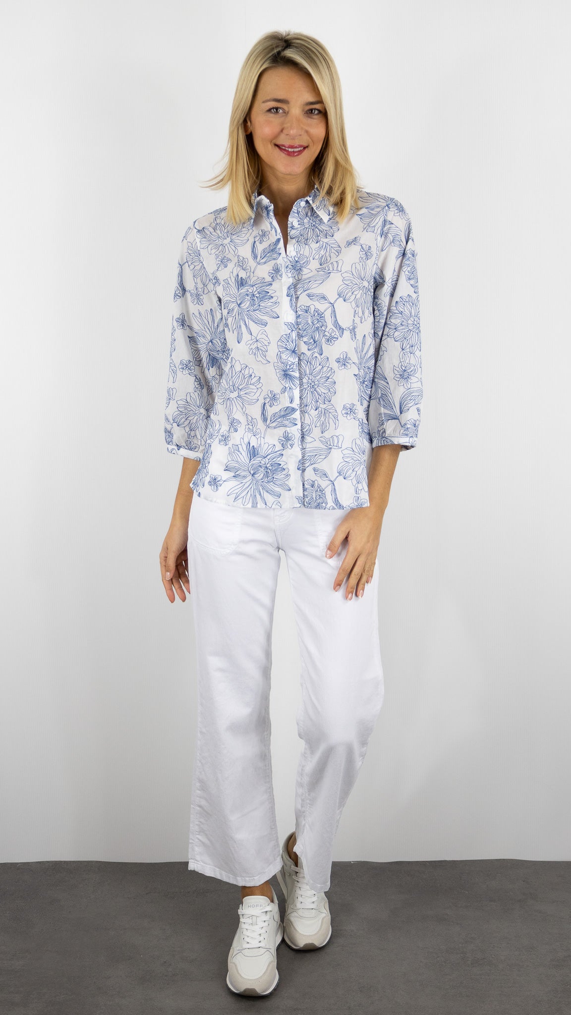 BLOUSE BRODEE FLEURIE BLEUE ET BLANCHE BRAX 94-0039 VICKY