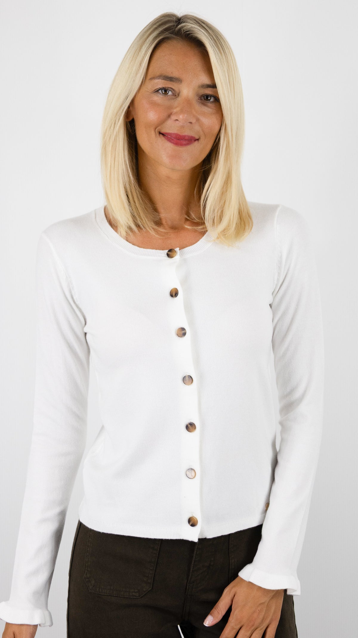 GILET A BOUTONS POIGNETS VOLANTES POUR FEMME LA PETITE ETOILE MONET#COLOR_11/ECRU