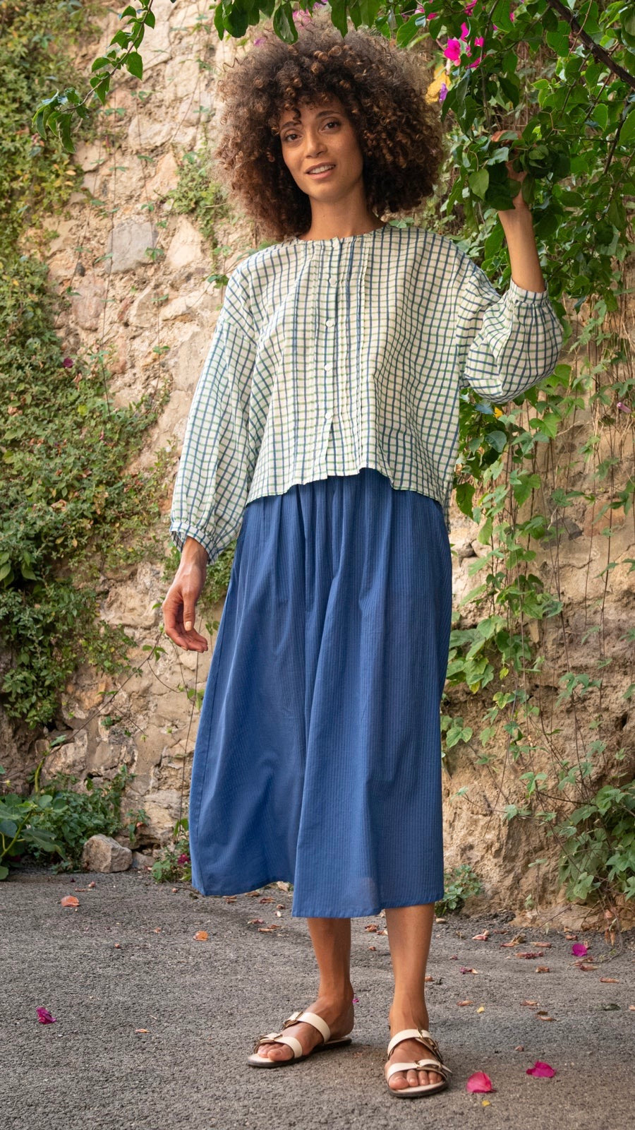 BLOUSE AMPLE ECOSSAISE EN COTON ZEN ETHIC VT6137#color_BLUE/GREEN