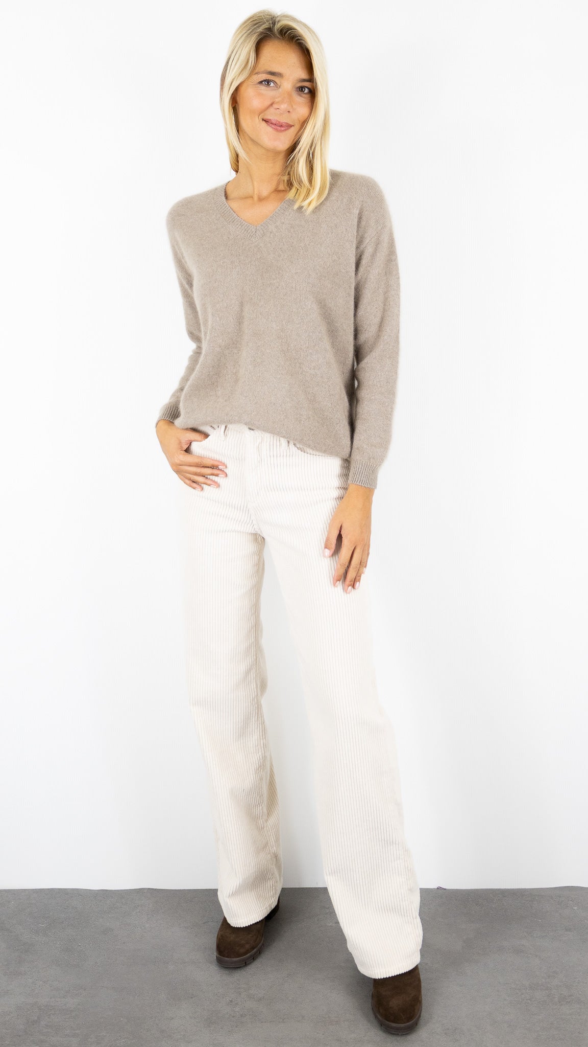 PULL COL V EN RACCOON ESTHEME WES2481HR/1#COLOR_23011/NOISETTE