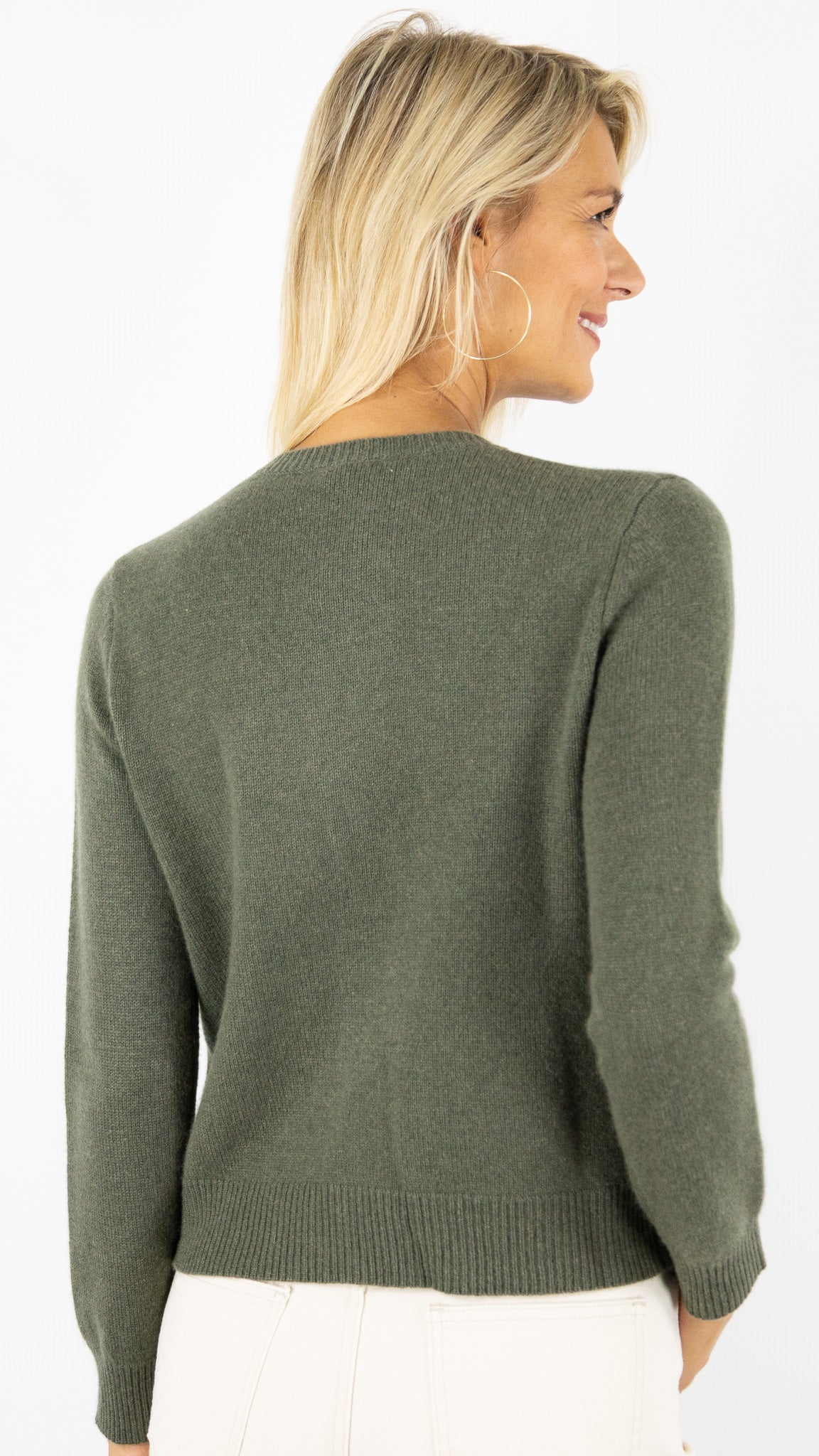 GILET FIN COL V EN CACHEMIRE POUR FEMME ESTHEME WES24A22H#COLOR_2109/VEGETAL