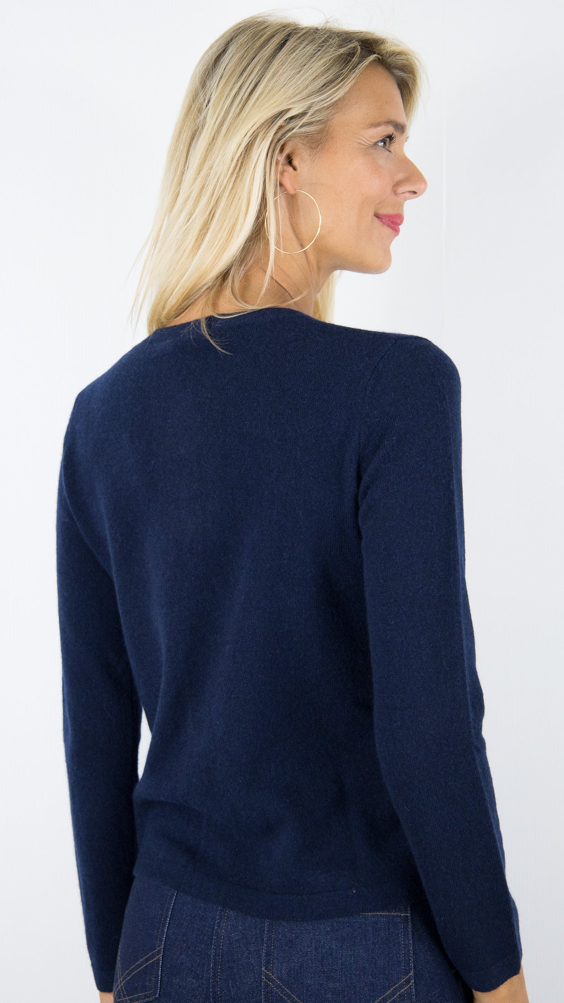 CARDIGAN BLEU NUIT EN CACHEMIRE AVEC BOUTONS VELOURS COLORES ESTHEME WES24A40H