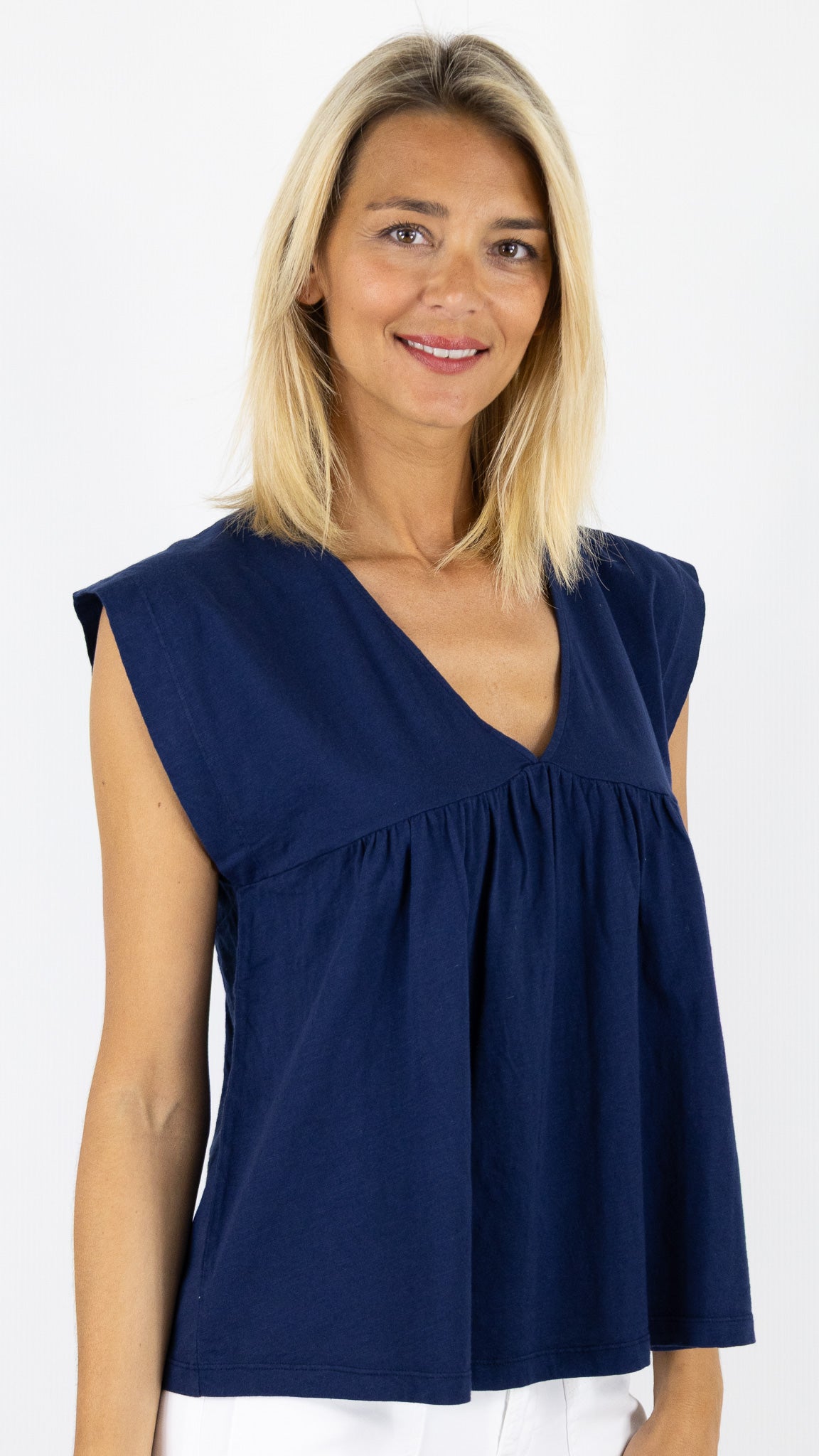 TEE-SHIRT COL V FRONCES COTON POUR FEMME DES PETITS HAUTS ZAEZ#COLOR_INDIGO