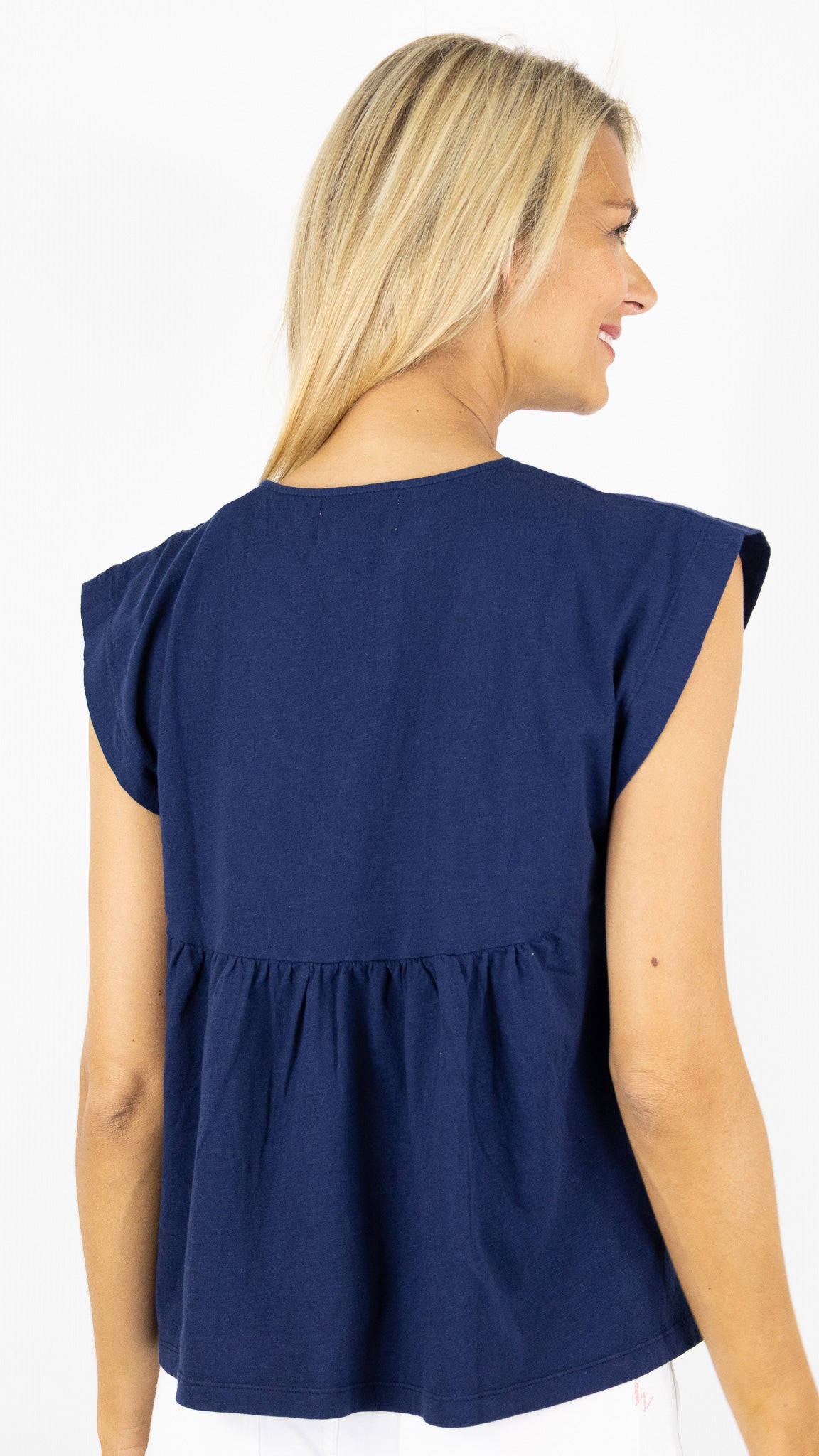 TEE-SHIRT COL V FRONCES COTON POUR FEMME DES PETITS HAUTS ZAEZ#COLOR_INDIGO