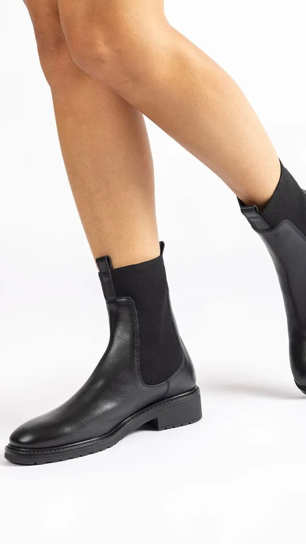 BOOTS EN CUIR UNISA ERIC NOIR