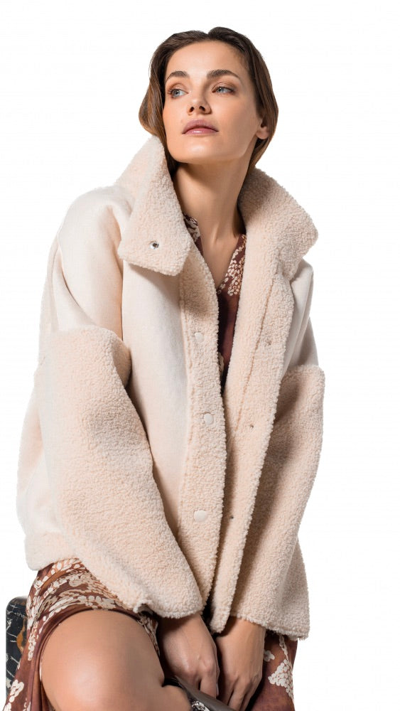 MANTEAU EN FAUX DAIM ET MOUTON CAROLINE BISS 4405 BEIGE