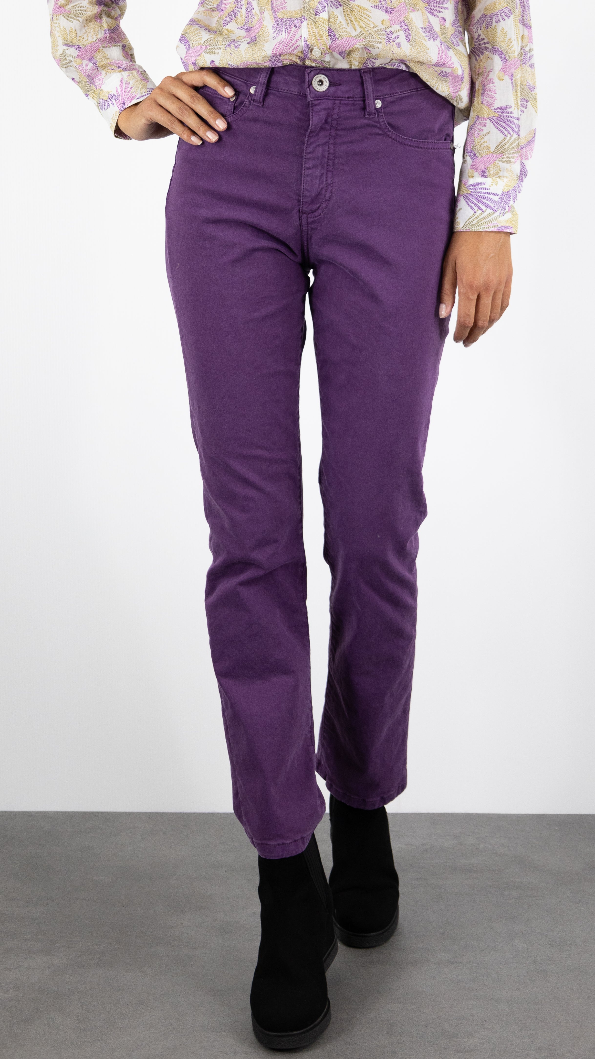 PANTALON DROIT TAILLE HAUTE ODETTE RECYCLED DENIM STUDIO#COLOR_PRUNE