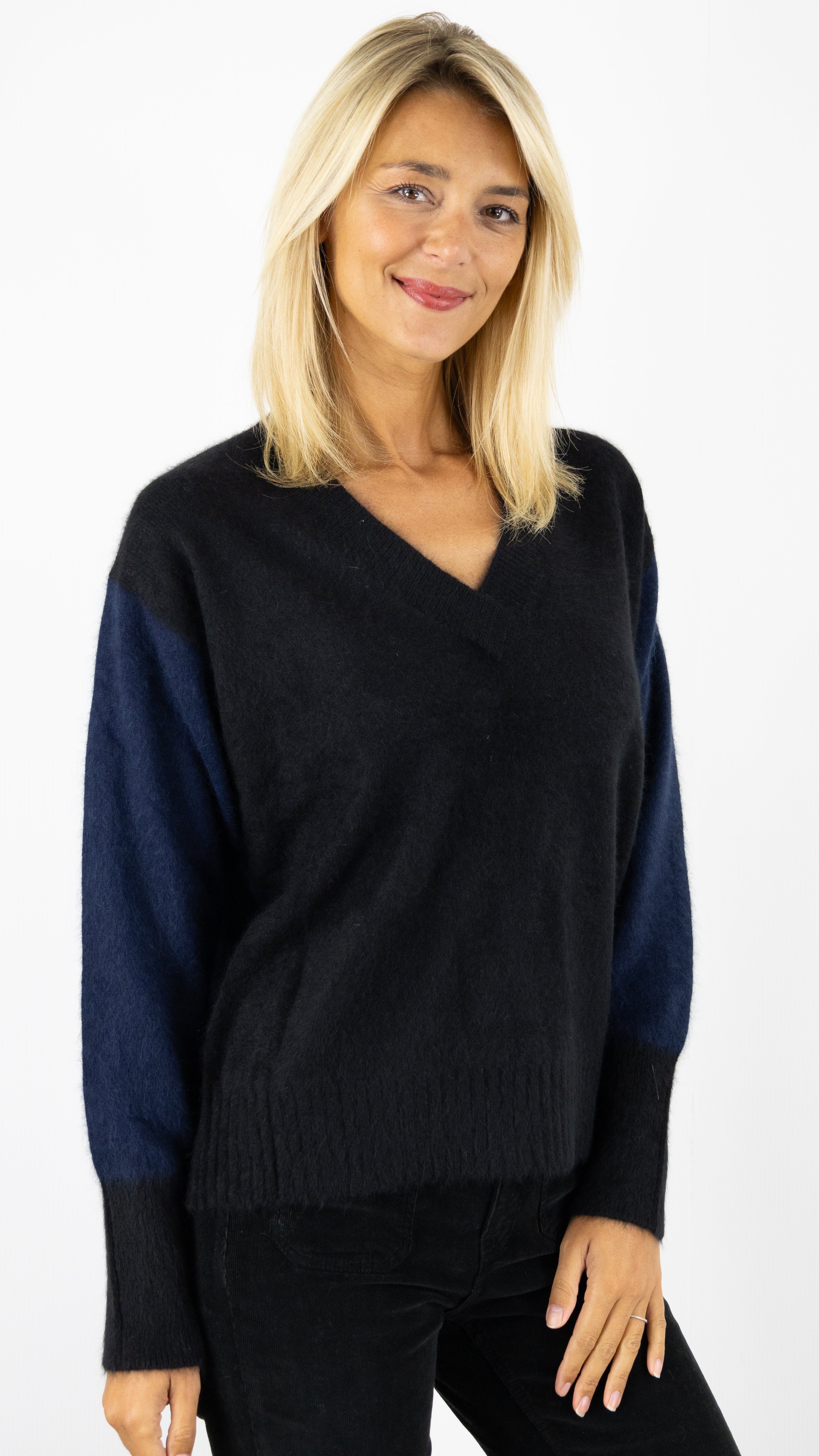 PULL V EN RACCOON BICOLORE MAJESTIC FPU423 K222 NOIR MARINE 