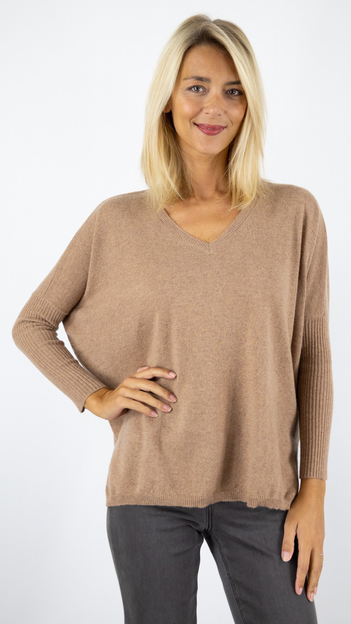 PULL V EN CACHEMIRE FAUSTINE NOT SHY#COLOR_CAMEL CHINE