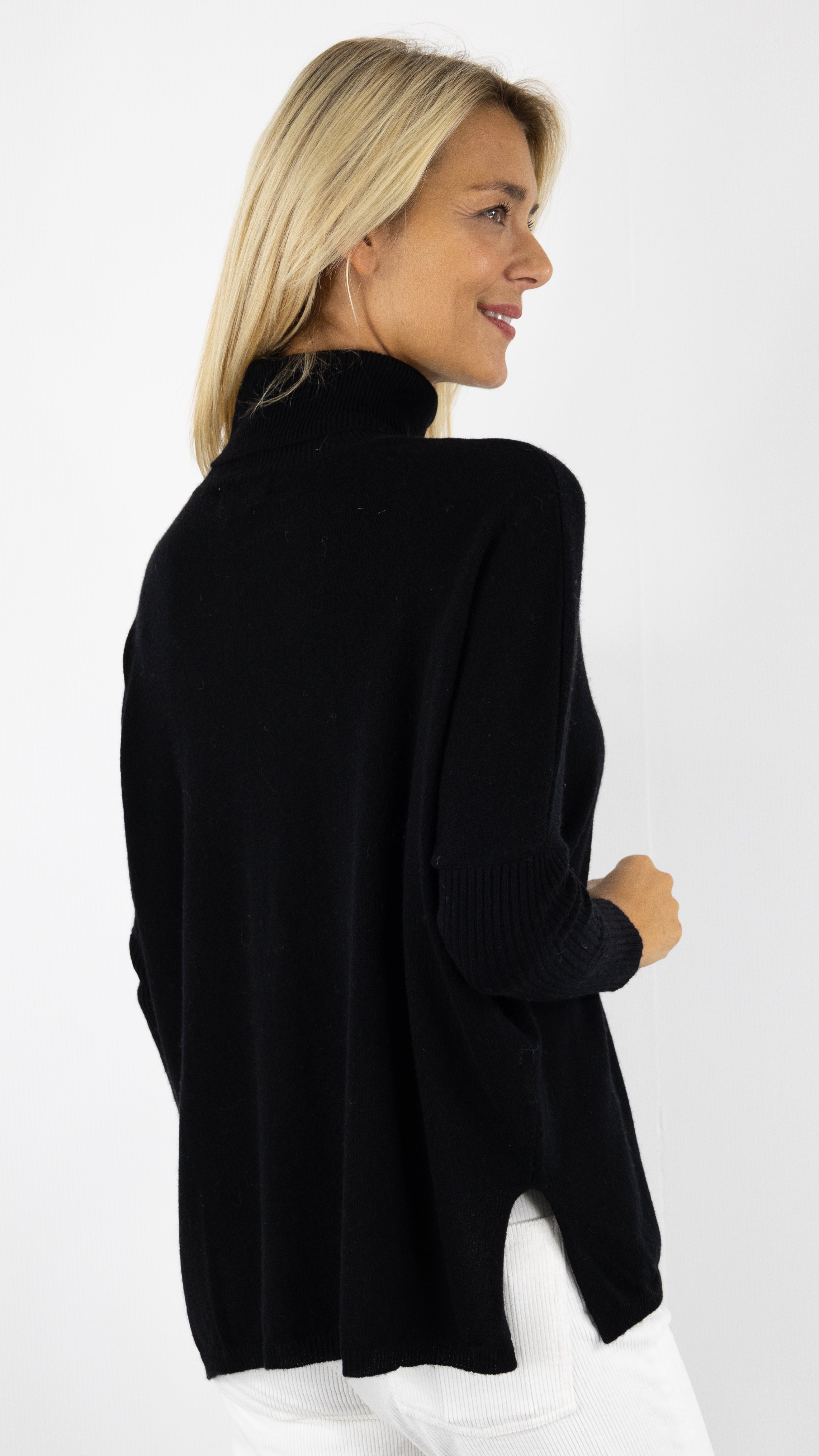 pull oversize manches chauve souris en cachemire modele Margareth not shy#color_noir