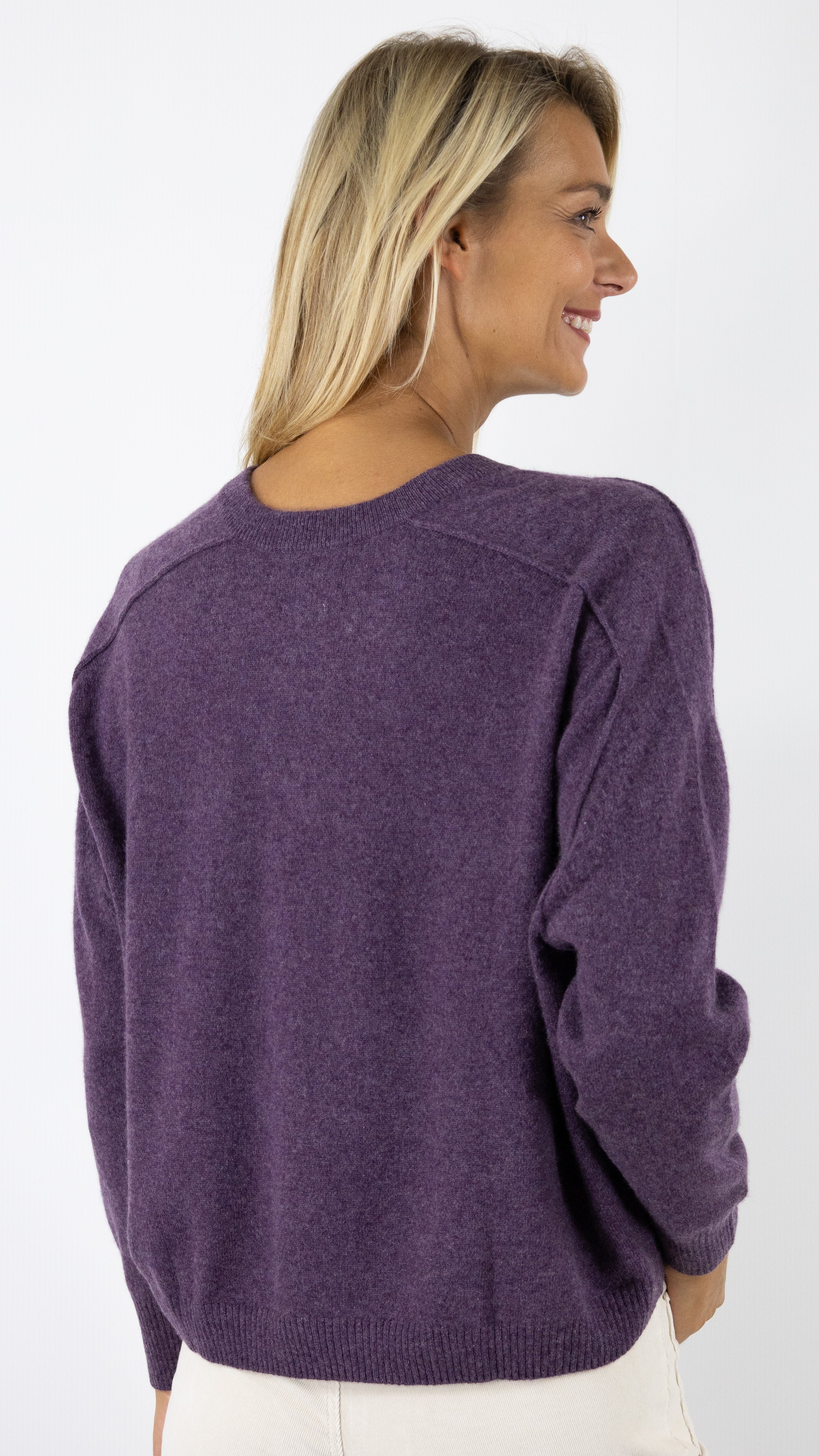 PULL V COURT EN CACHEMIRE LUCIEN NOT SHY#COLOR_AMETHYSTE/RAISIN