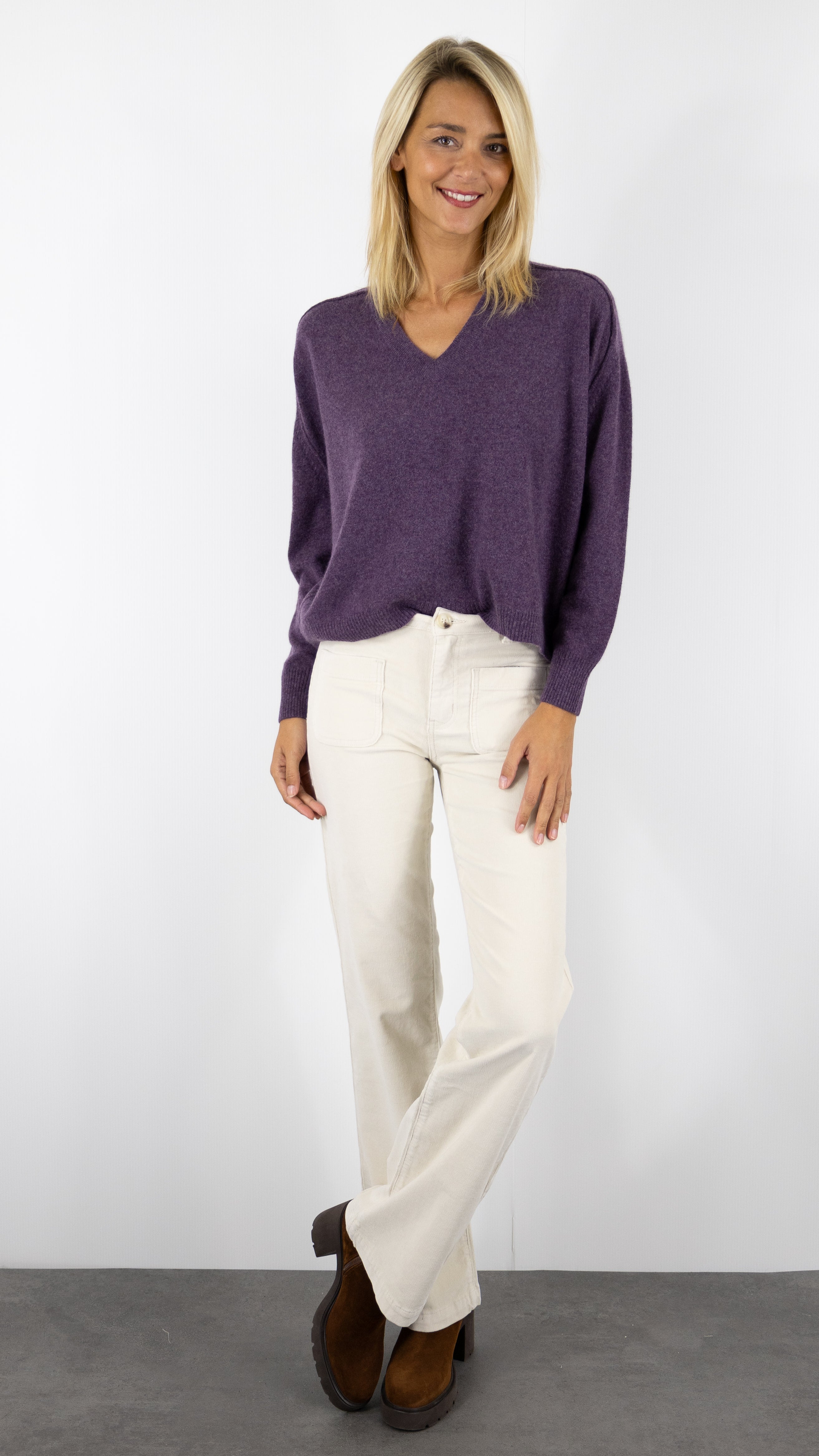 PULL V COURT EN CACHEMIRE LUCIEN NOT SHY#COLOR_AMETHYSTE/RAISIN