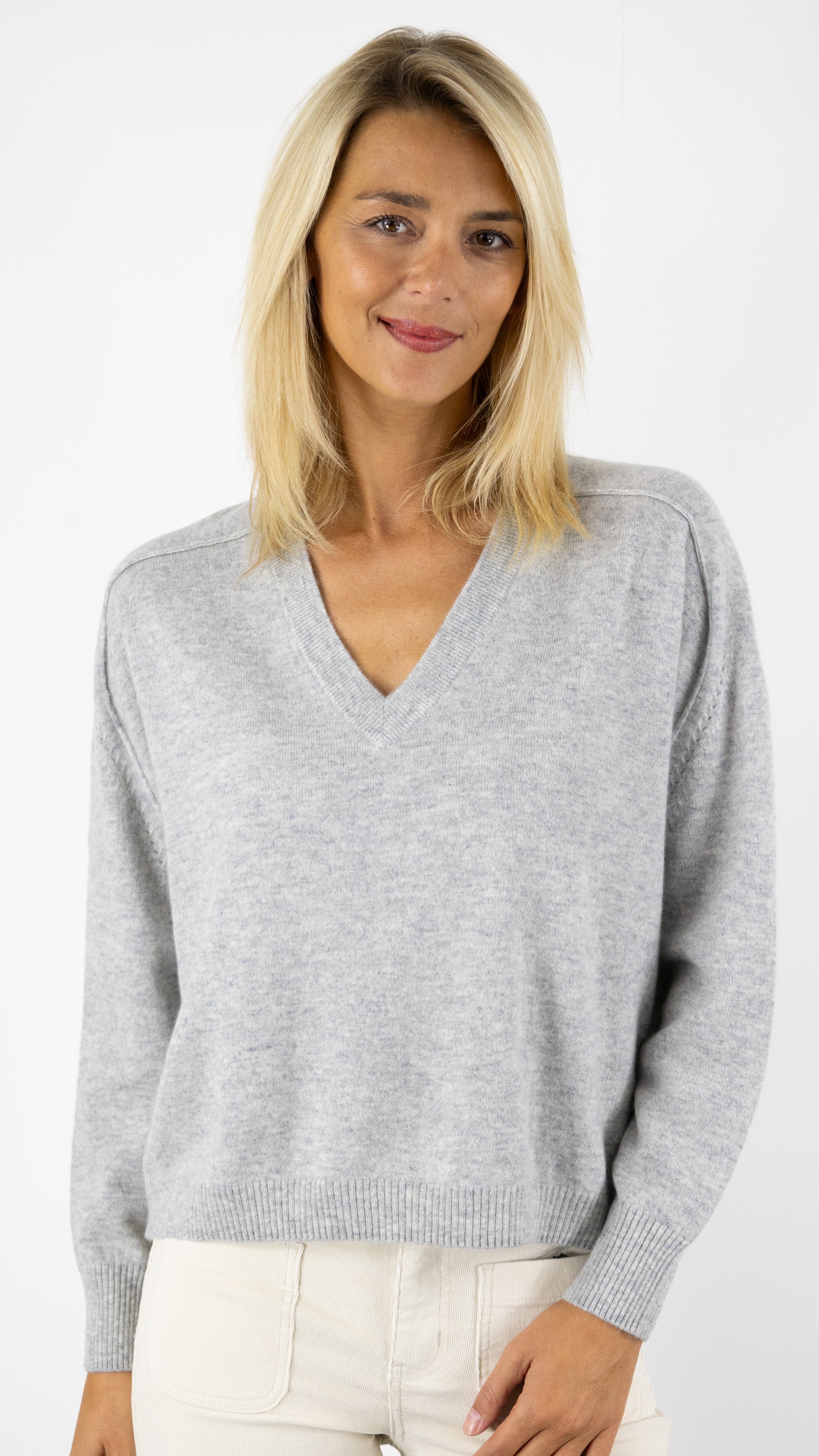 PULL V COURT EN CACHEMIRE LUCIEN NOT SHY#COLOR_GRIS CHINE