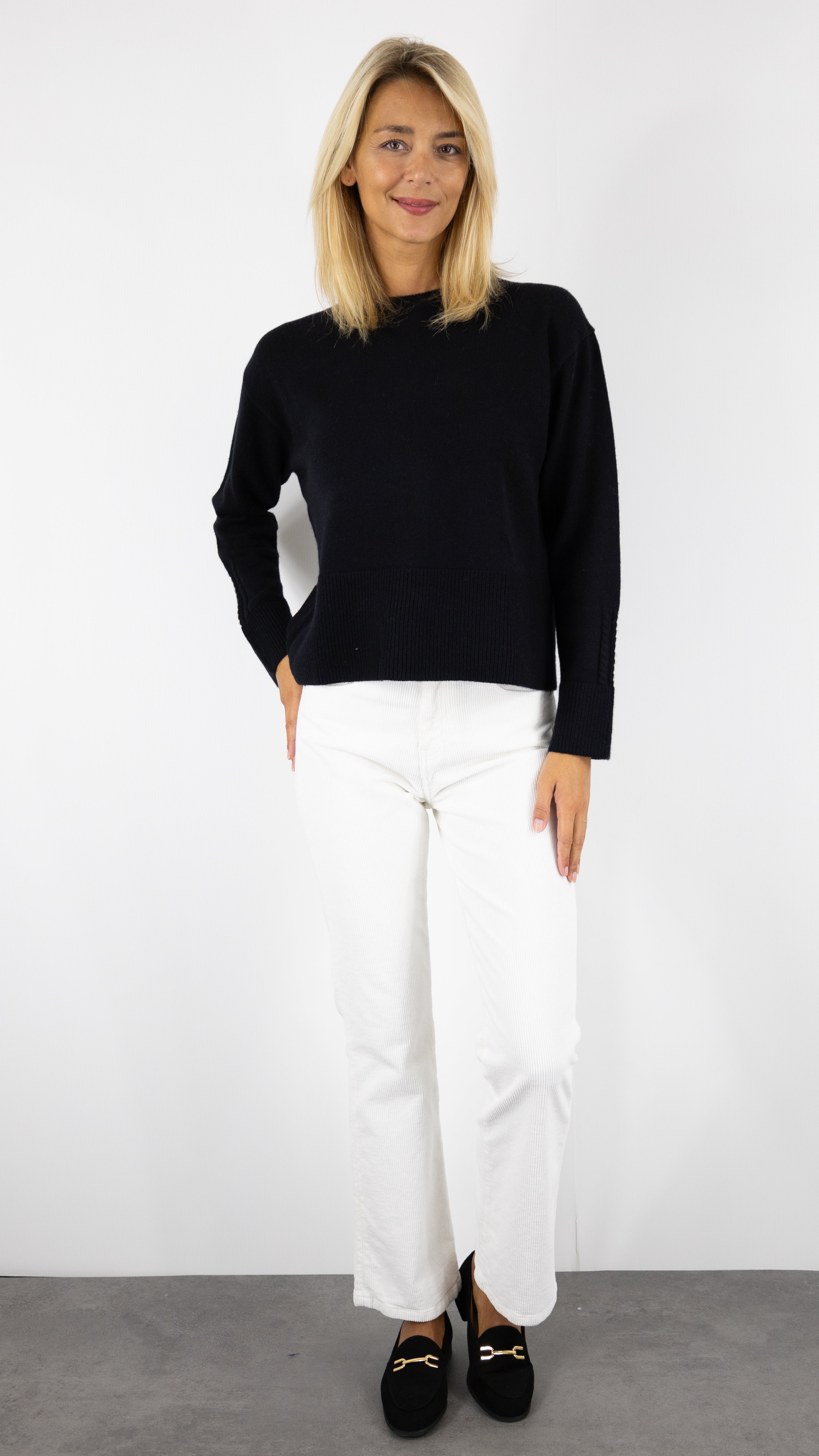 PULL COURT EN LAINE MERINOS NOT SHY MADRAH#COLOR_NOIR