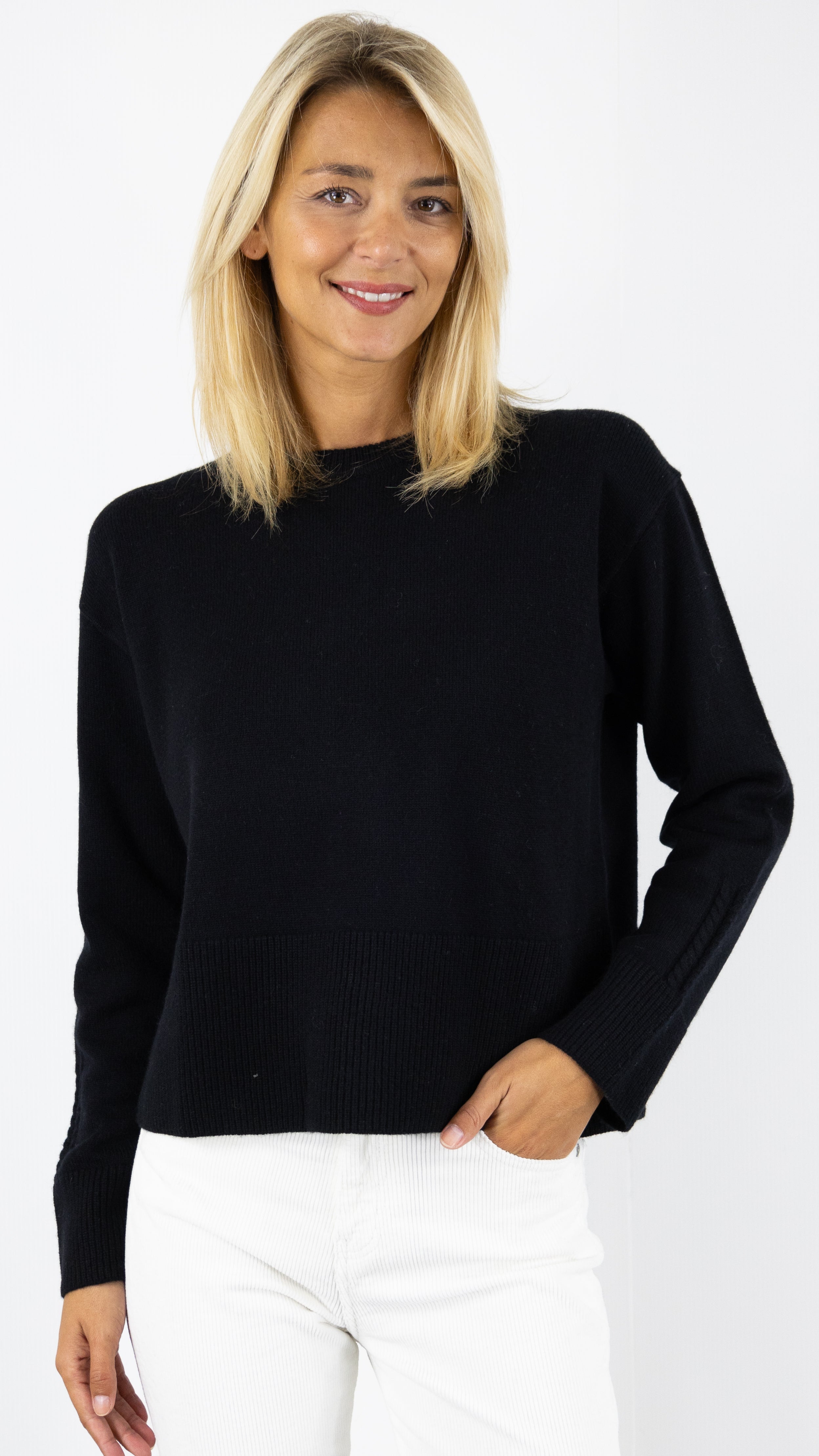 PULL COURT EN LAINE MERINOS NOT SHY MADRAH#COLOR_NOIR